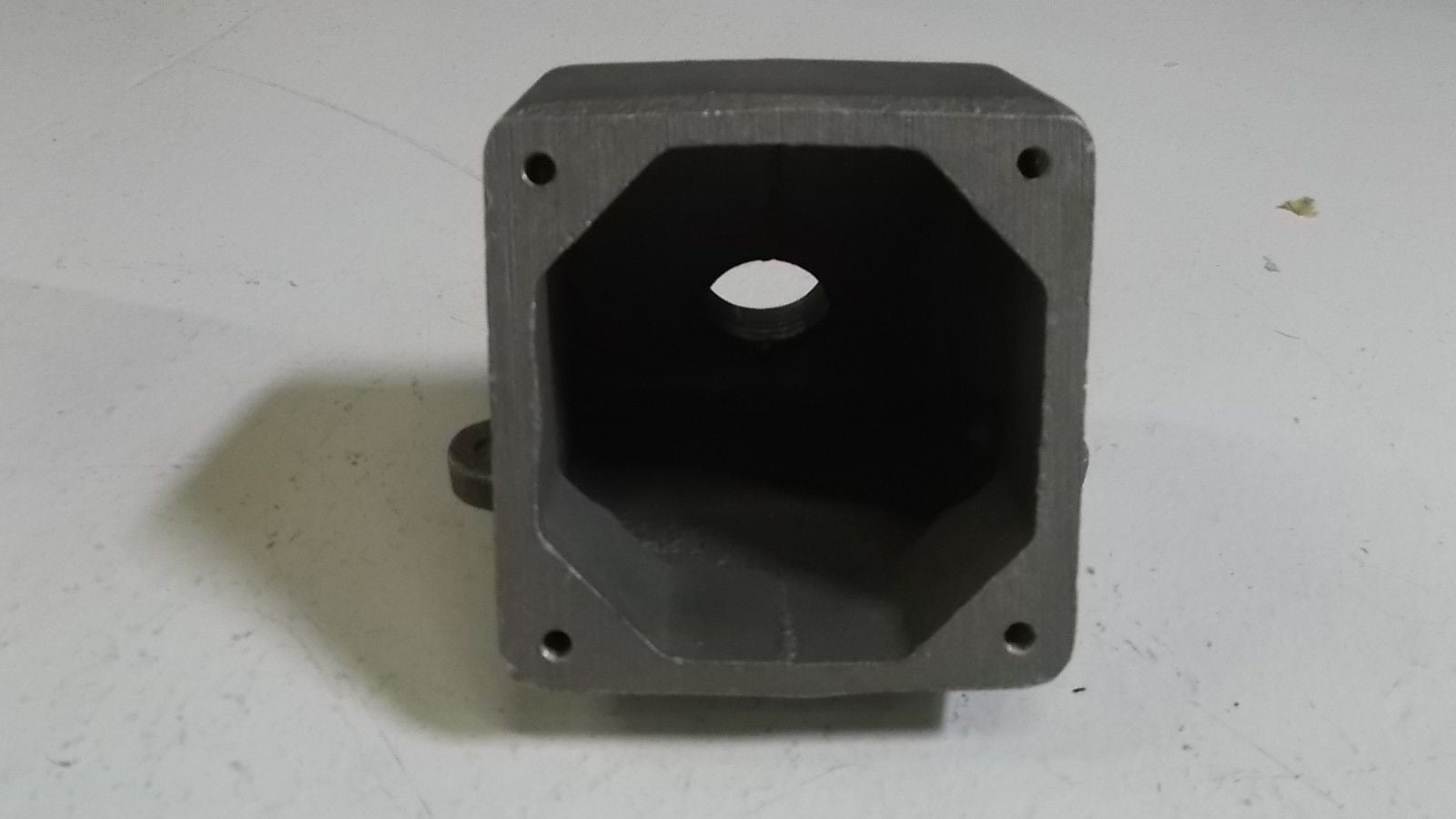 COOPER ARE33 BACK BOX RECEPTACLE HOUSING 1IN HUB *NEW IN BOX*