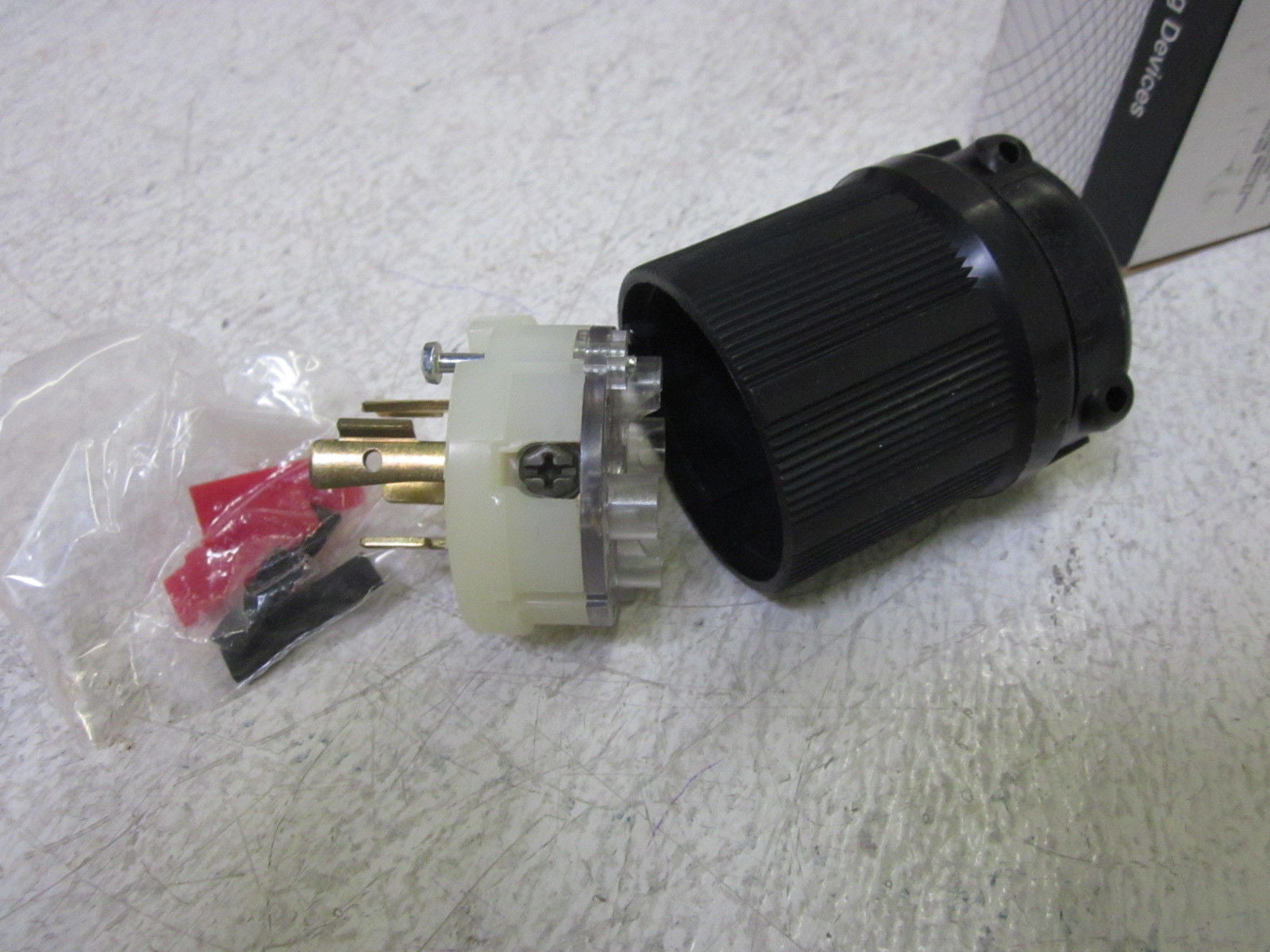 COOPER WIRING DEVICES CWL1620P 480V 20A PLUG *NEW IN BOX*