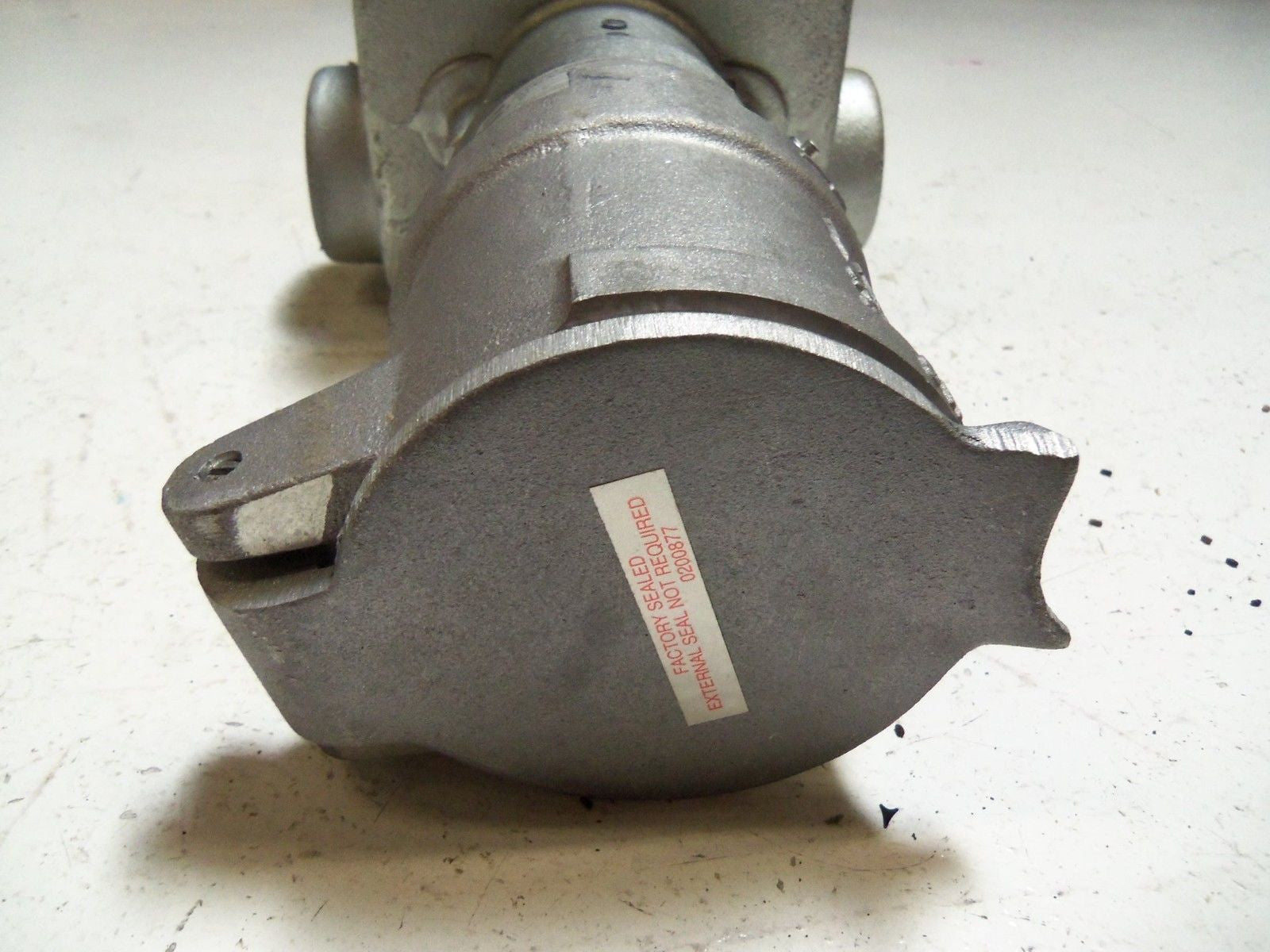 CROUSE-HINDS CES4234 DELAYED ACTION RECEPTACLE *NEW IN BOX*