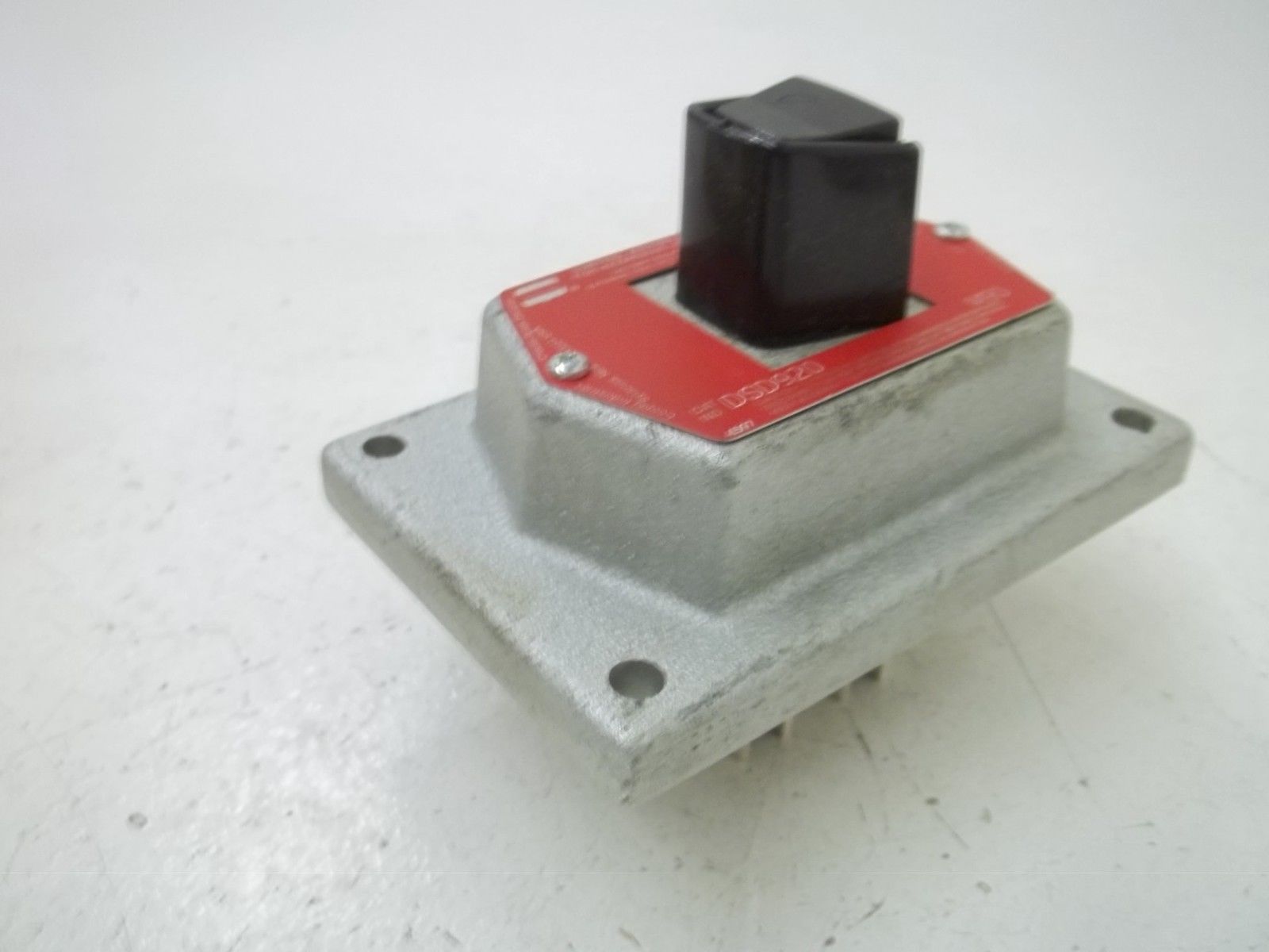 CROUSE-HINDS DSD920 EXPLOSION PROOF FRONT OPERATION COVER *NEW IN BOX*