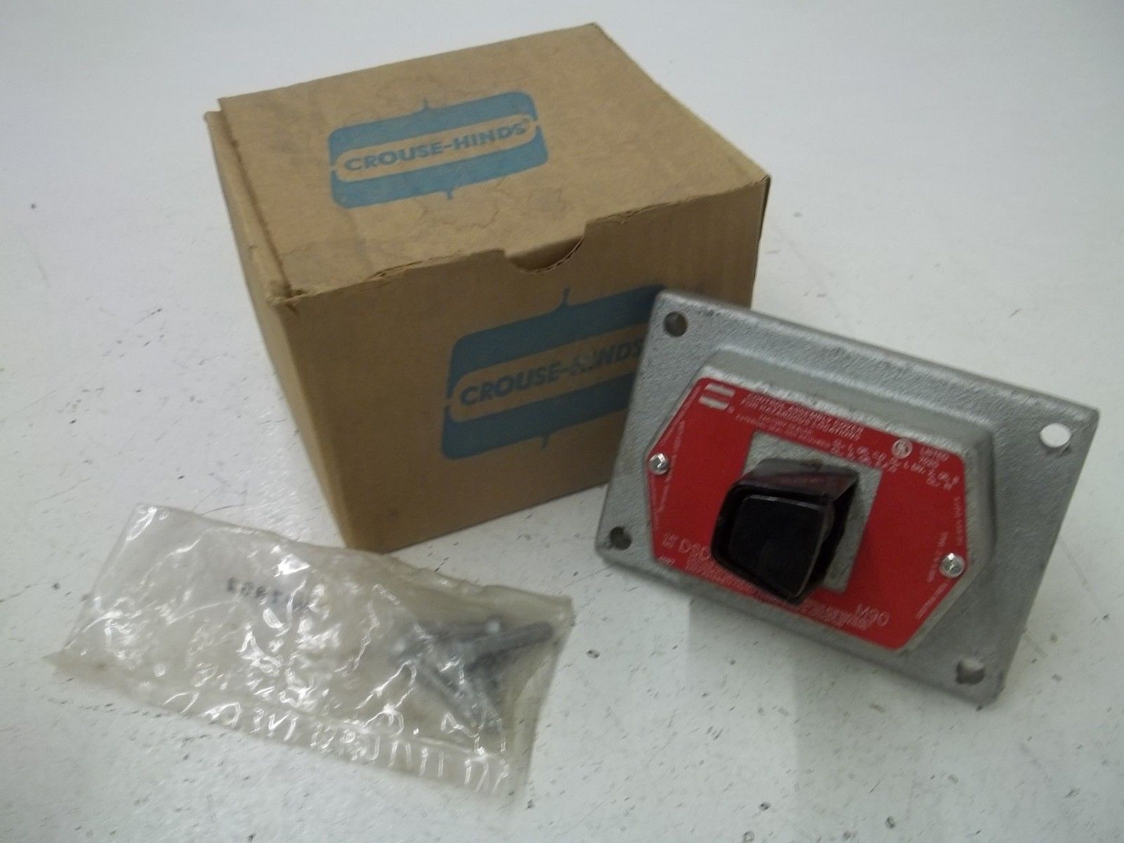 CROUSE-HINDS DSD920 EXPLOSION PROOF FRONT OPERATION COVER *NEW IN BOX*