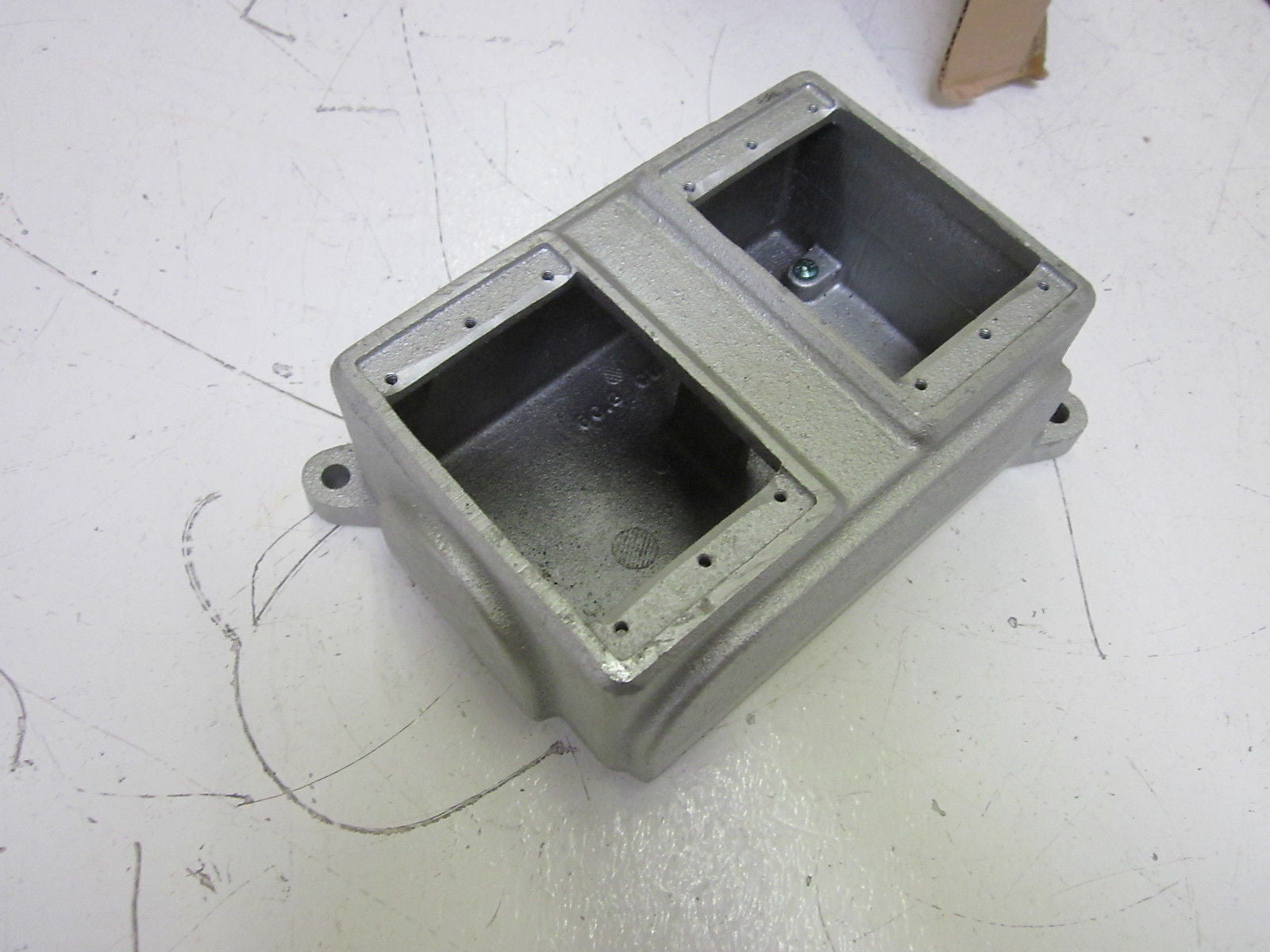 CROUSE-HINDS FD029 CONDUIT DEVICE BOX  *NEW IN BOX*