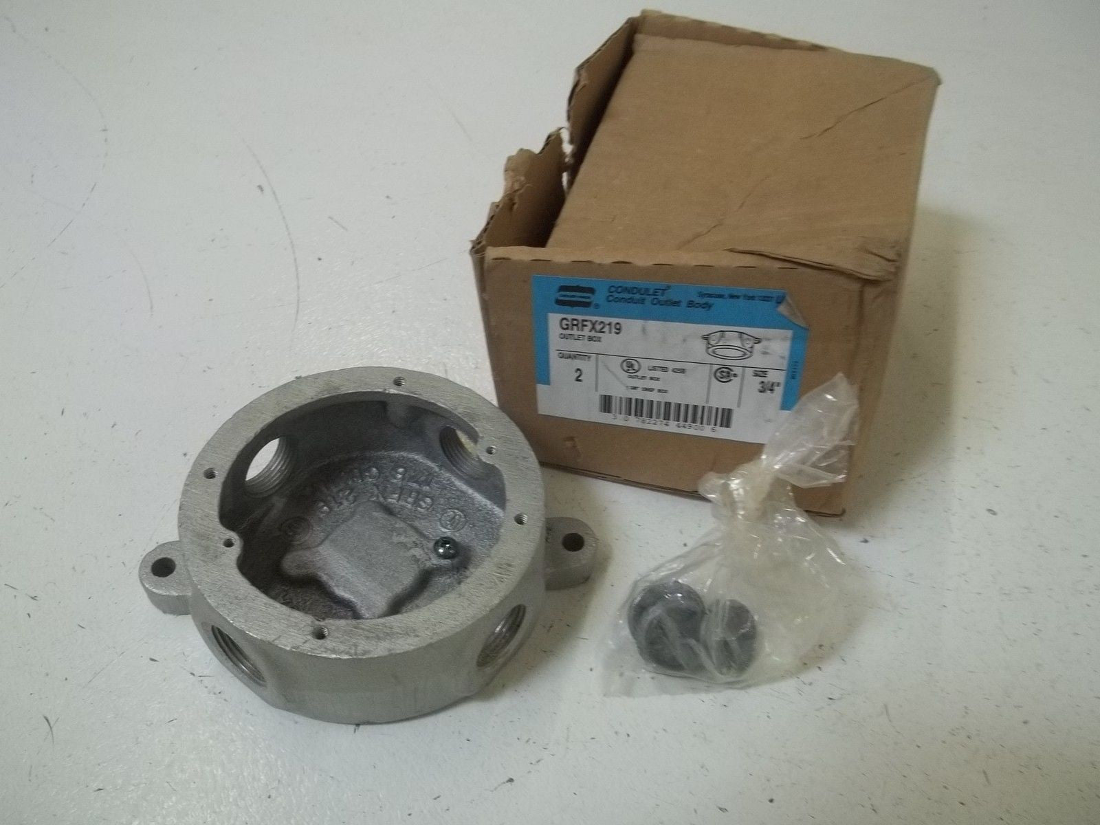CROUSE-HINDS GRFX219 OUTLET BOX *NEW IN BOX*