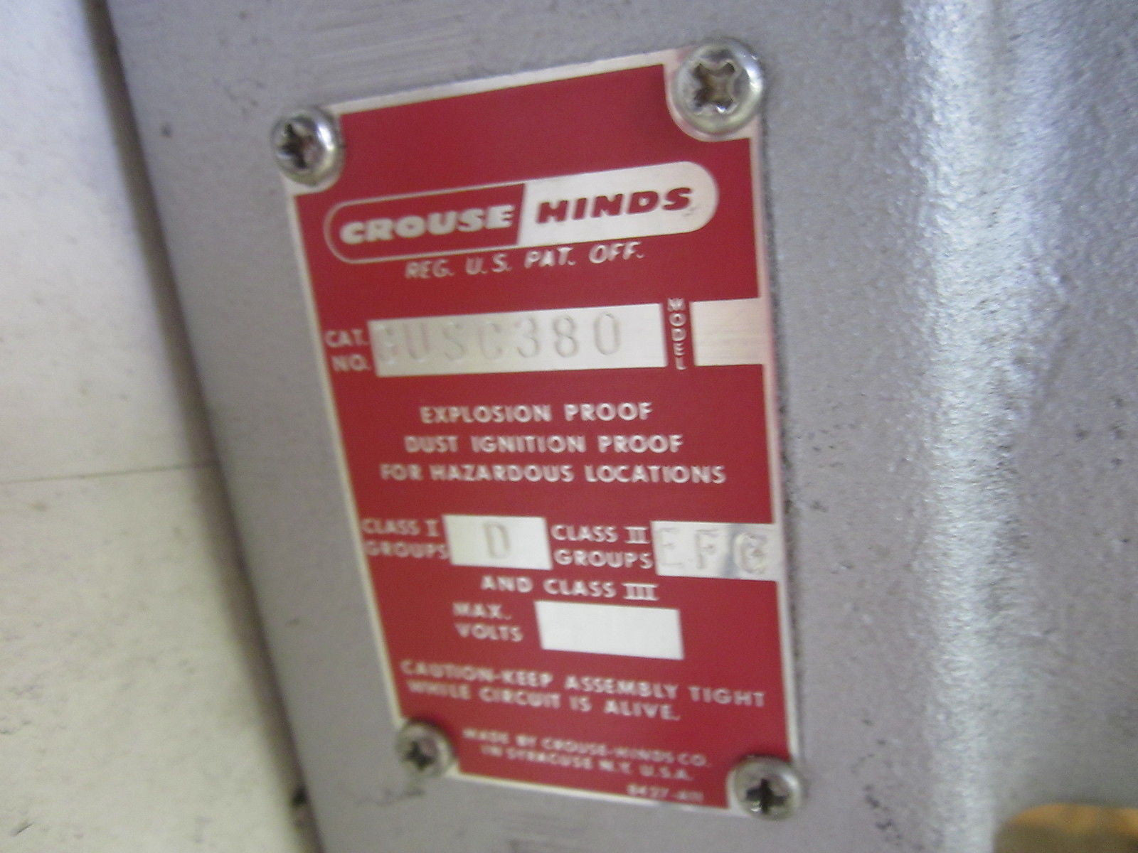 CROUSE-HINDS GUSC380 *NEW IN BOX*