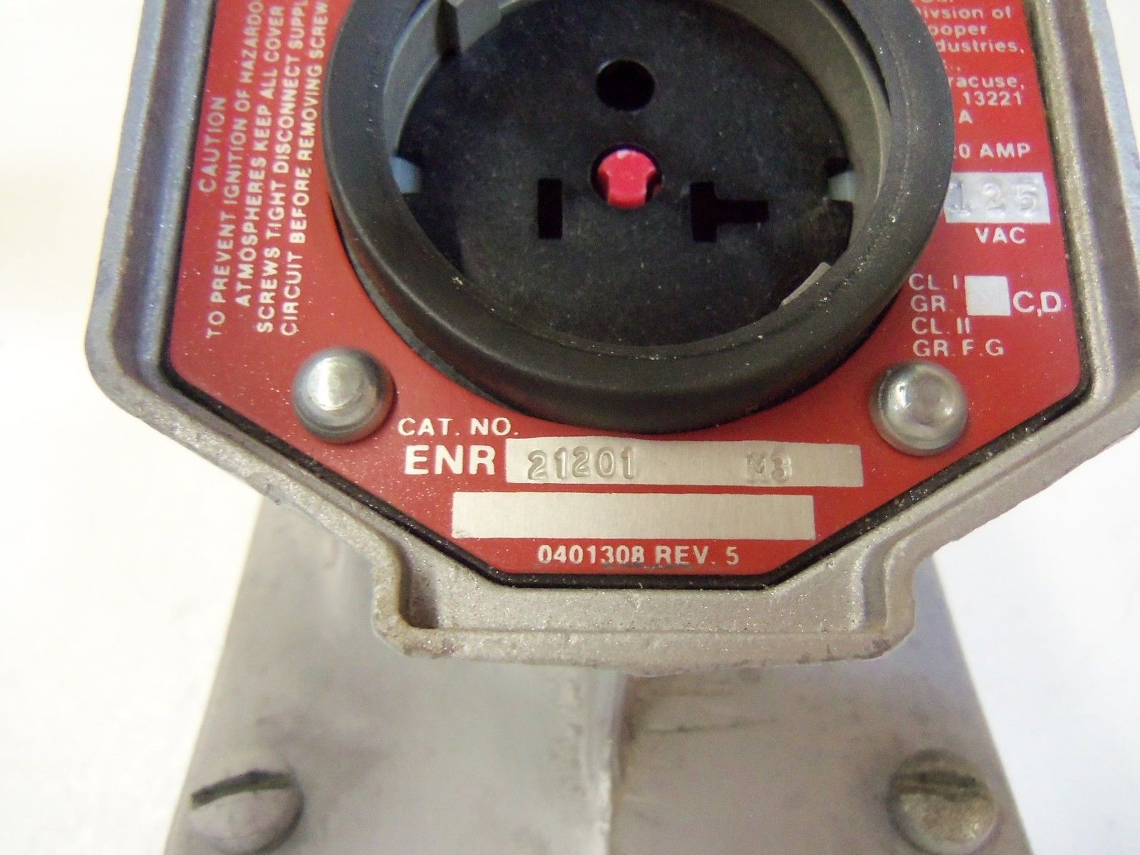 CROUSE-HINDS RECEPTACLE INTERLOCKED WITH SWITCH ENR21201 *NEW IN BOX*