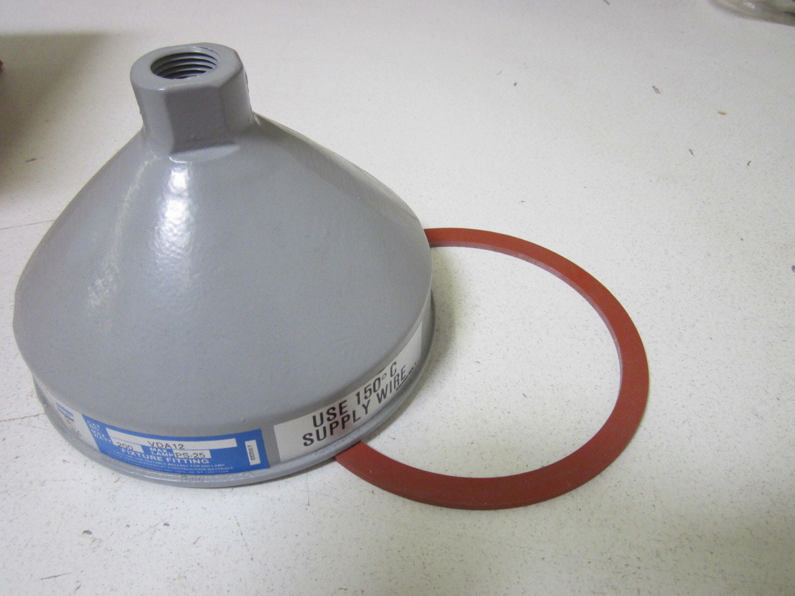 CROUSE-HINDS VDA12 INCANDESCENT LIGHTING FIXTURE *NEW IN BOX*