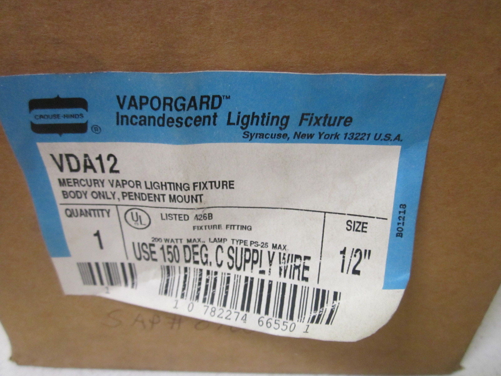 CROUSE-HINDS VDA12 INCANDESCENT LIGHTING FIXTURE *NEW IN BOX*