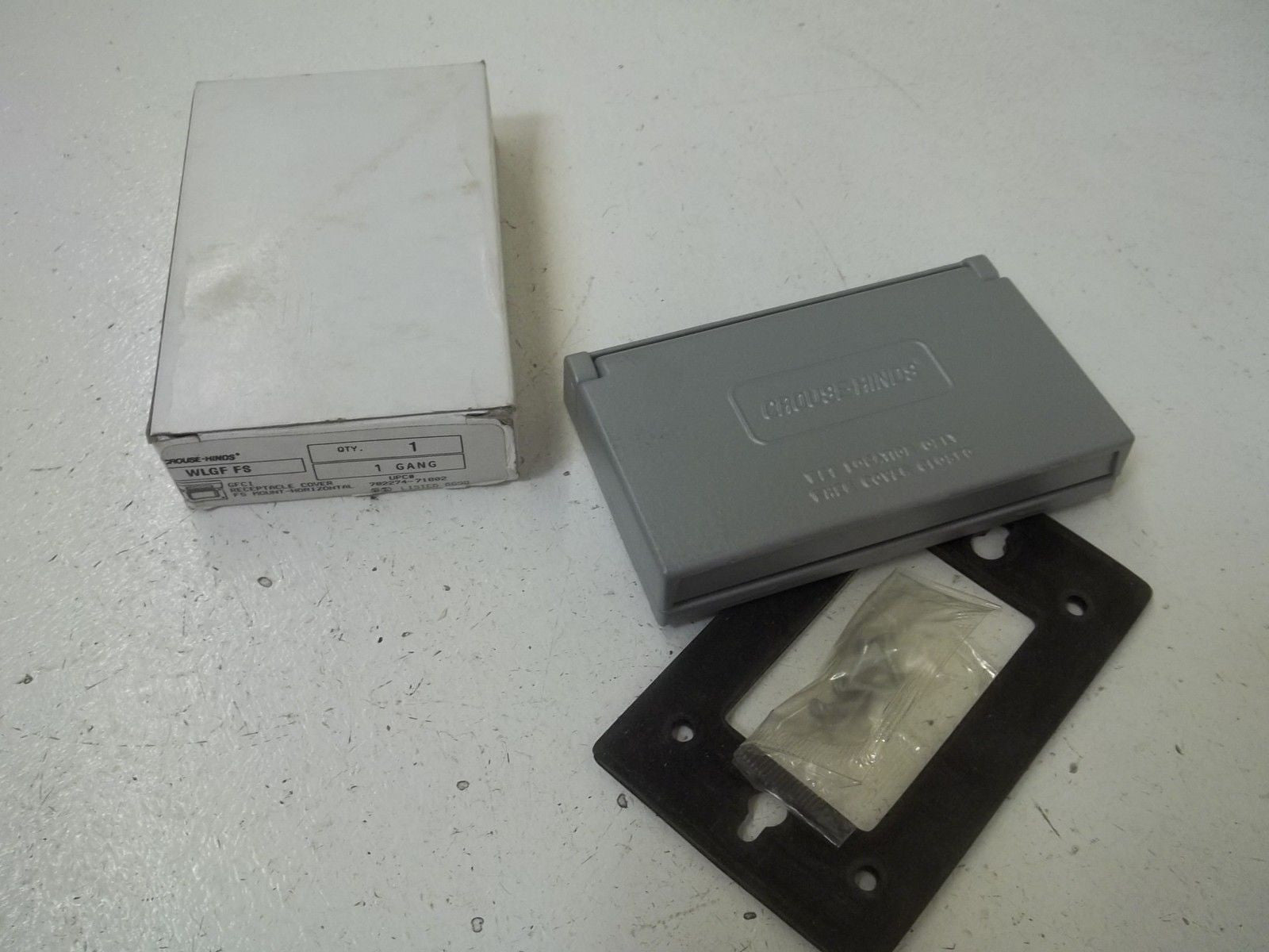 CROUSE-HINDS WLGFFS RECEPTACLE COVER *NEW IN BOX*