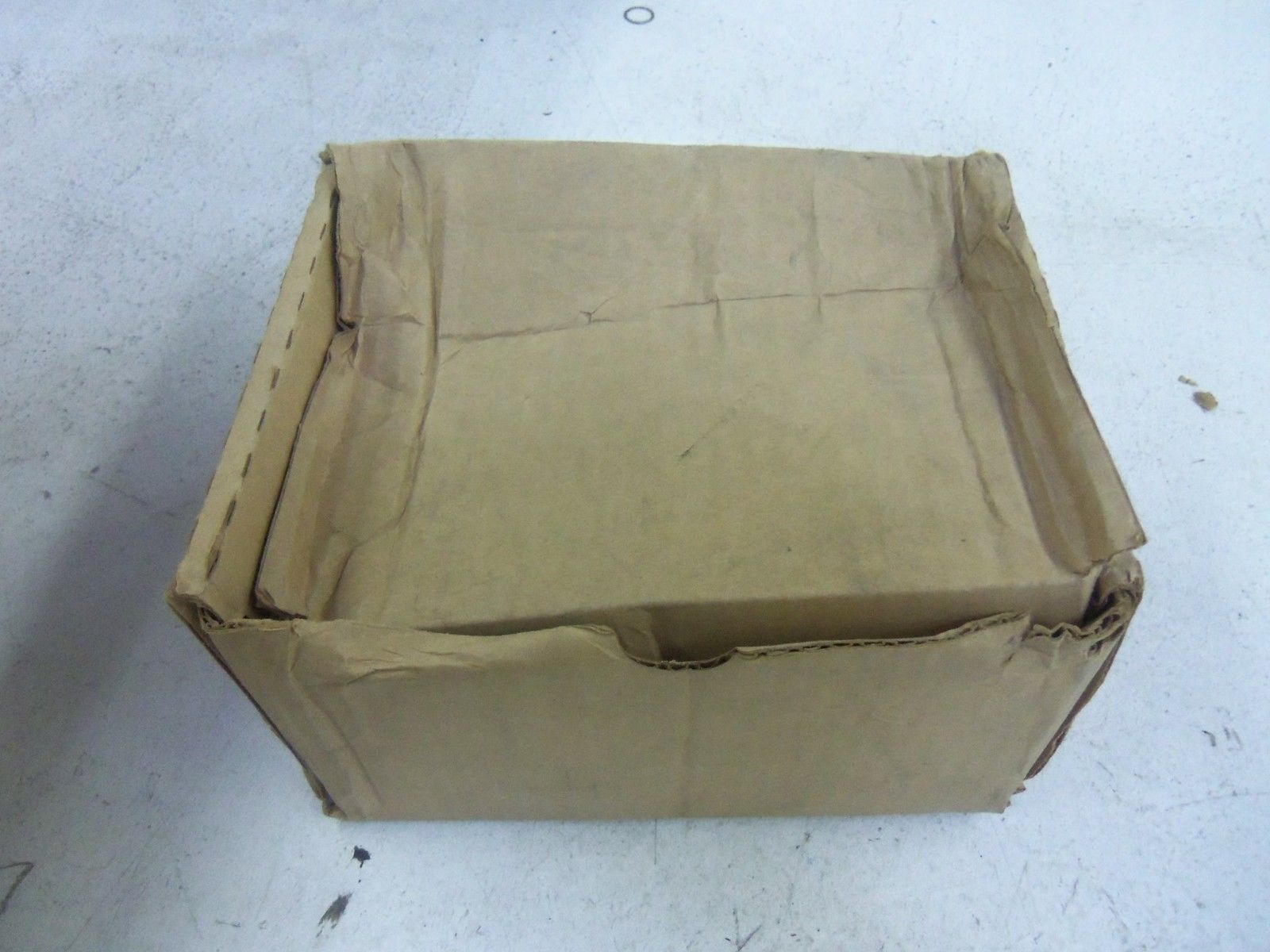 CROUSE-HINDS LCC8 CONDUIT CLAMP *NEW IN BOX*