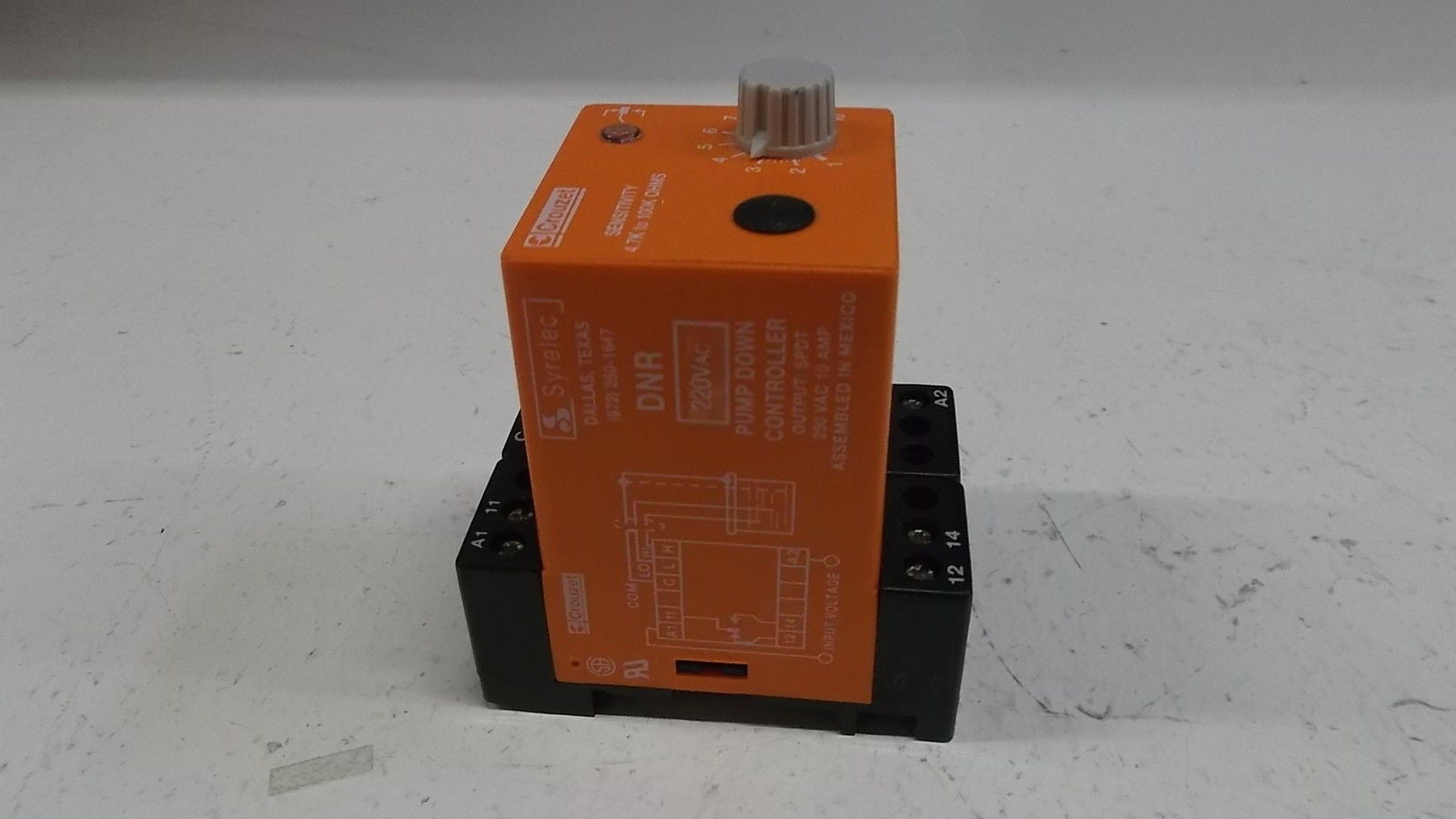 CROUZET DNR 220A *NEW NO BOX*