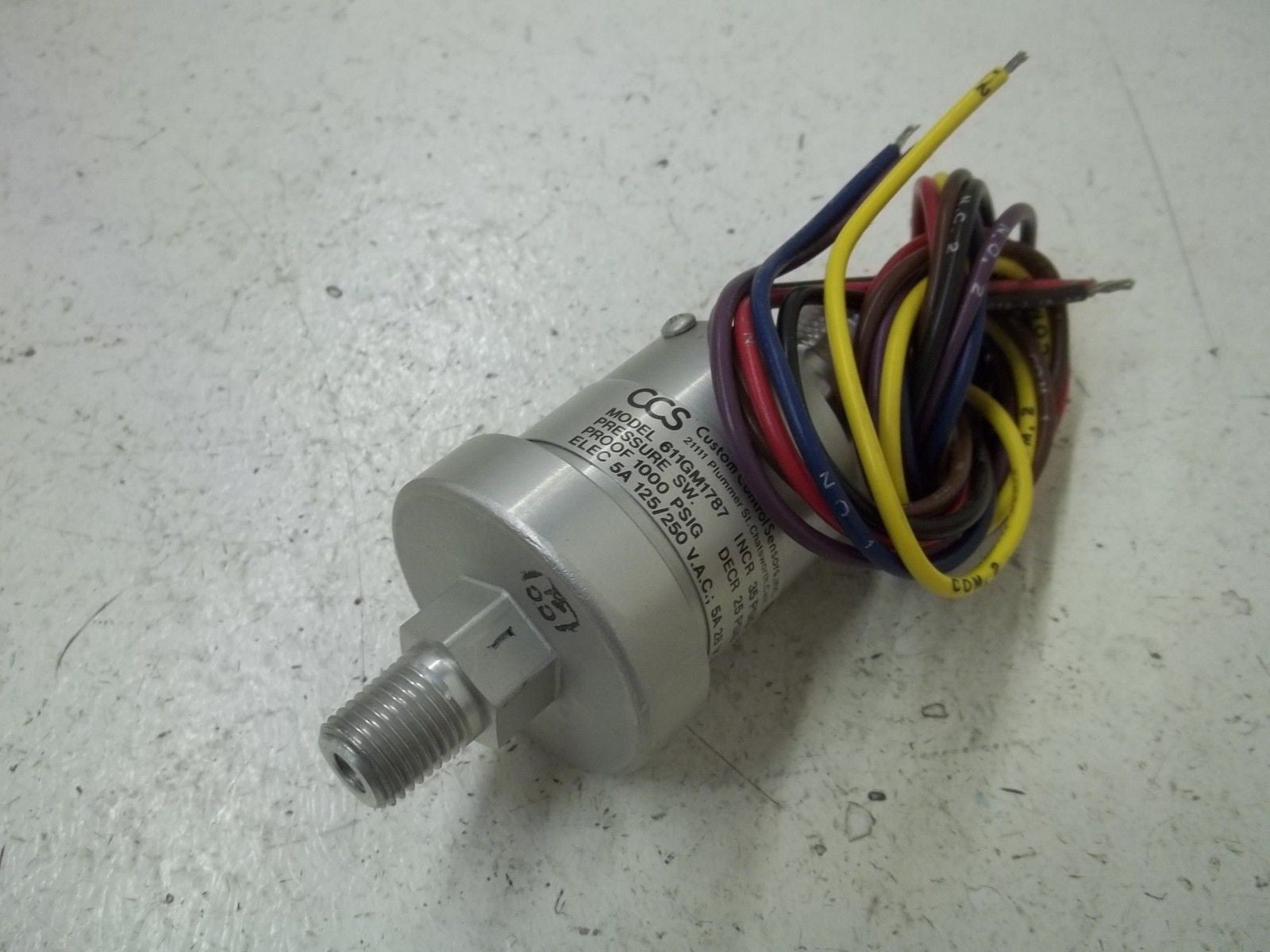 CUSTOM CONTROL SENSORS, INC.  611GM1787 PRESSURE SWITCH 1000PSIG *NEW IN BOX*