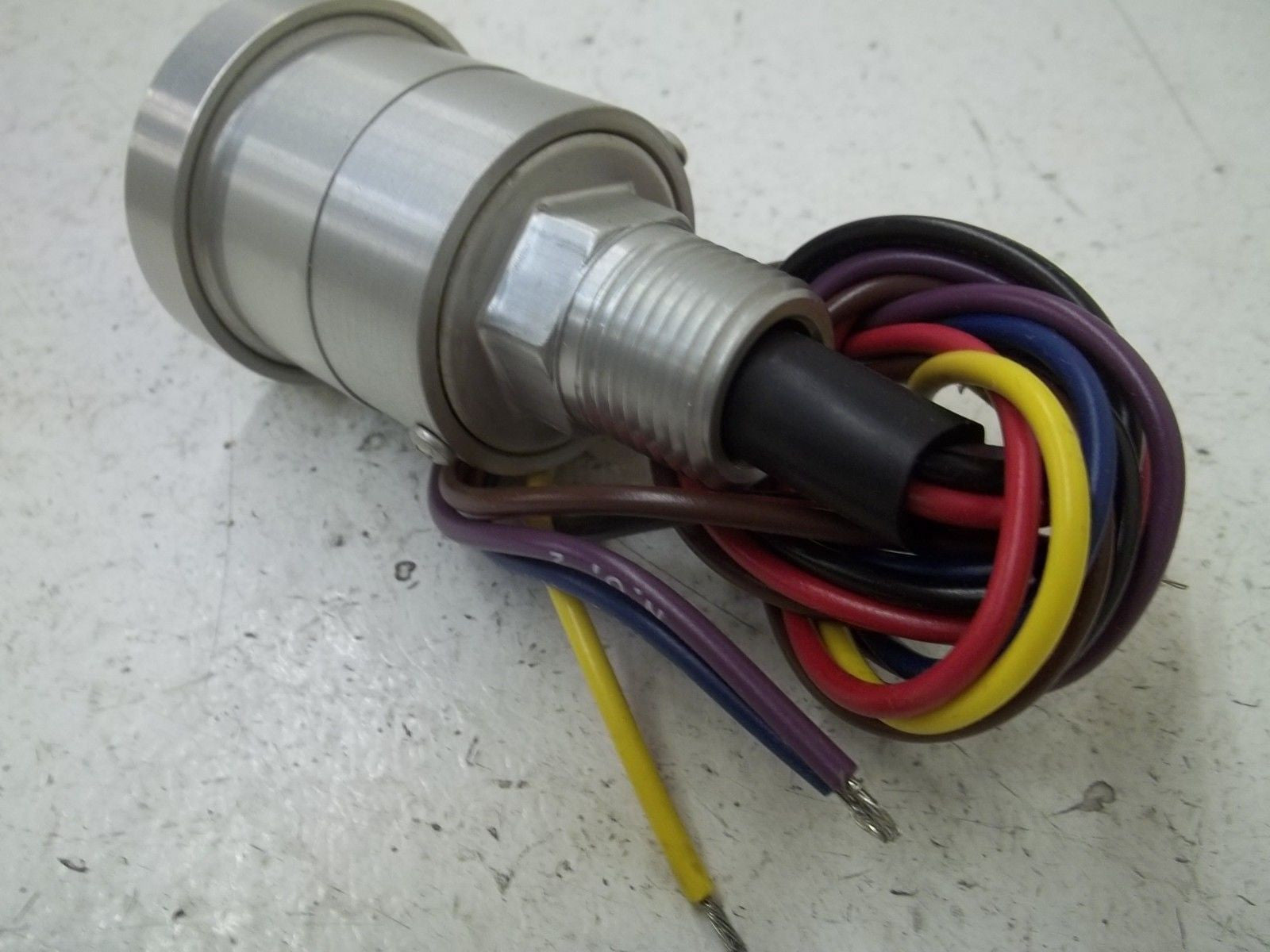 CUSTOM CONTROL SENSORS, INC.  611GM1787 PRESSURE SWITCH 1000PSIG *NEW IN BOX*