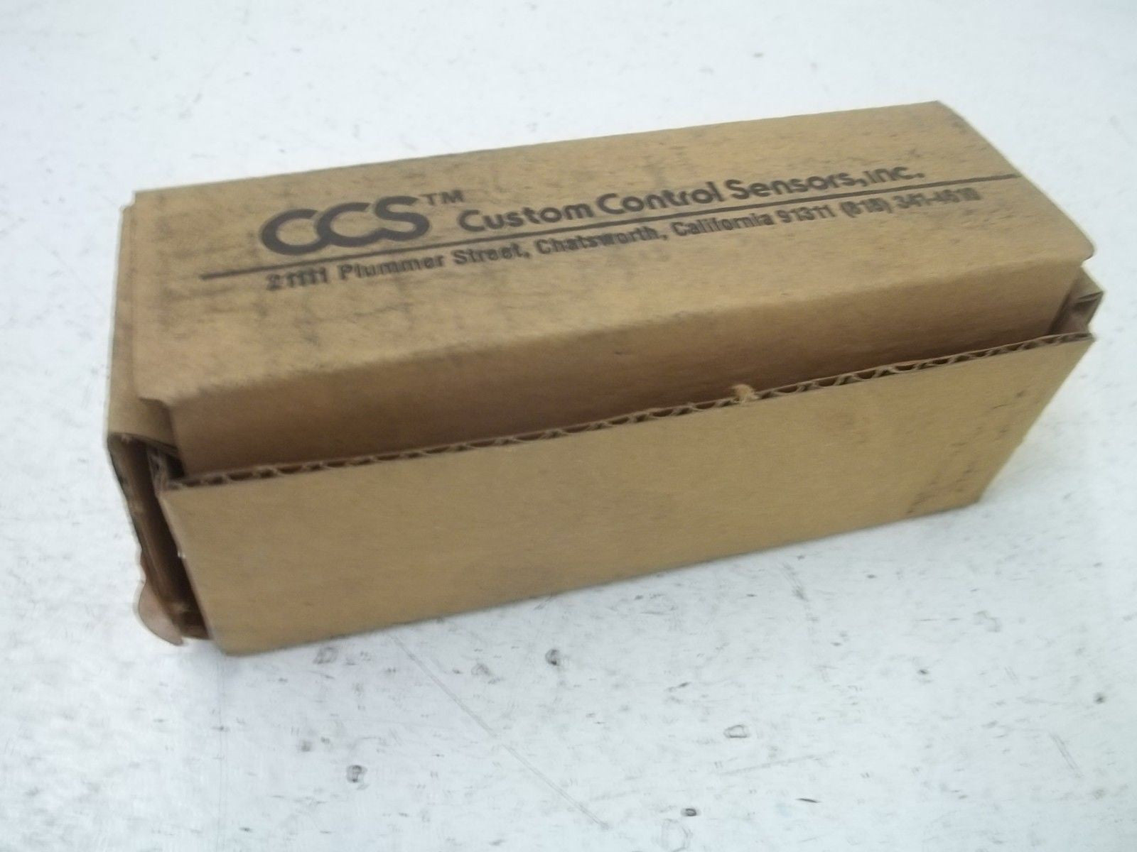 CUSTOM CONTROL SENSORS, INC. 611GM2 PRESSURE SWITCH 1000PSIG *NEW IN BOX*