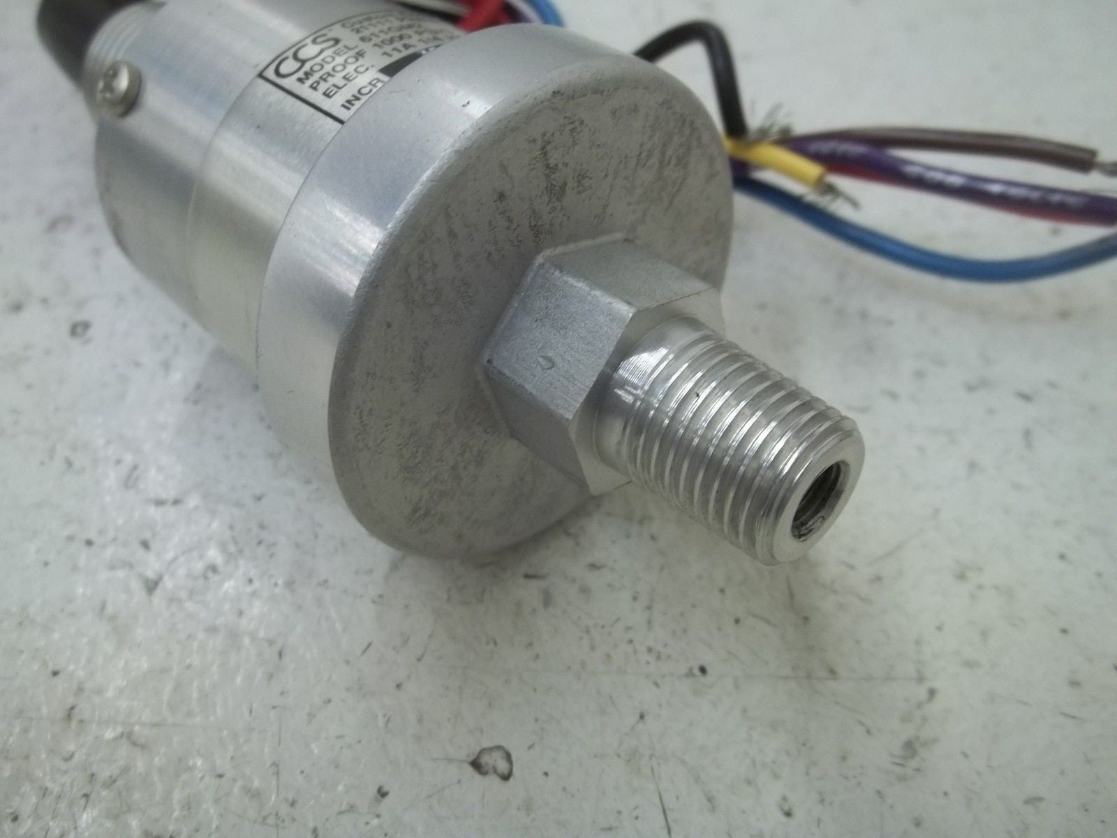 CUSTOM CONTROL SENSORS, INC. 611GM2 PRESSURE SWITCH 1000PSIG *NEW IN BOX*