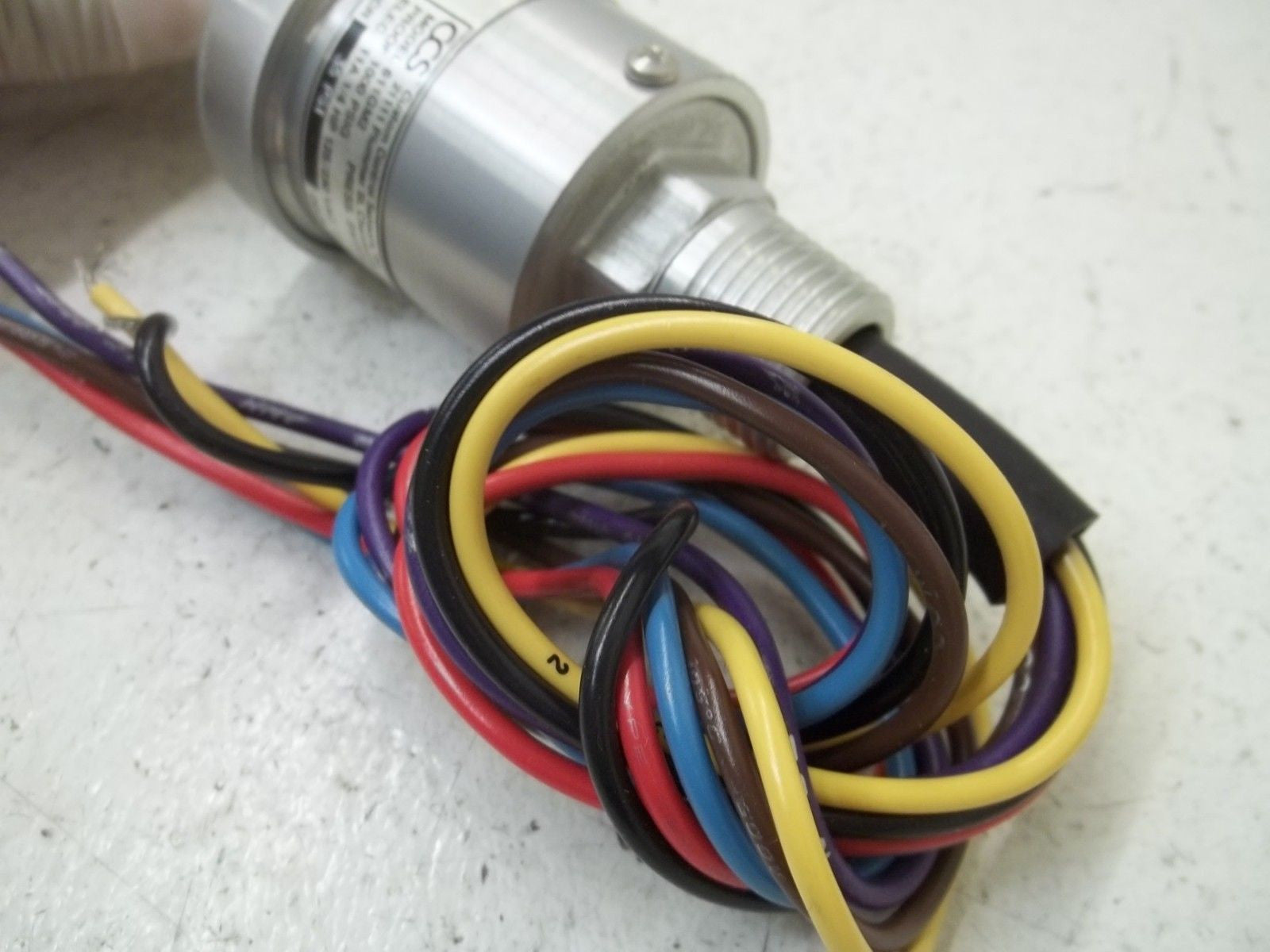 CUSTOM CONTROL SENSORS, INC. 611GM2 PRESSURE SWITCH 1000PSIG *NEW IN BOX*