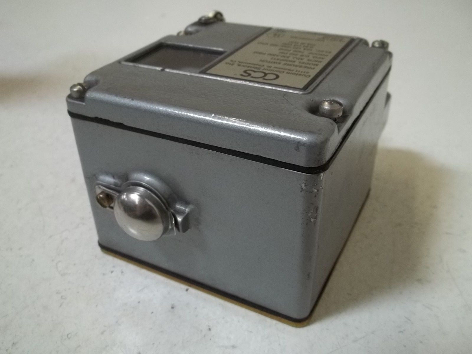 CUSTOM CONTROL SENSORS, INC. 6600PX11 PRESSURE SWITCH *USED*