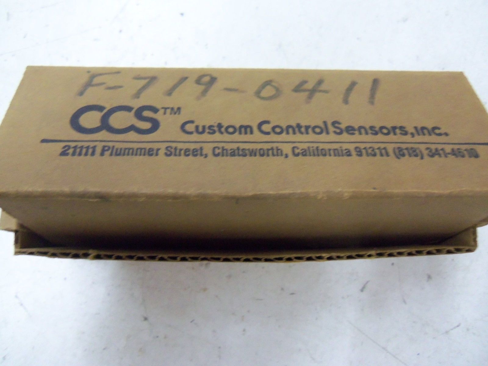 CUSTOM CONTROL SENSORS, INC. 695G1 *NEW IN BOX*