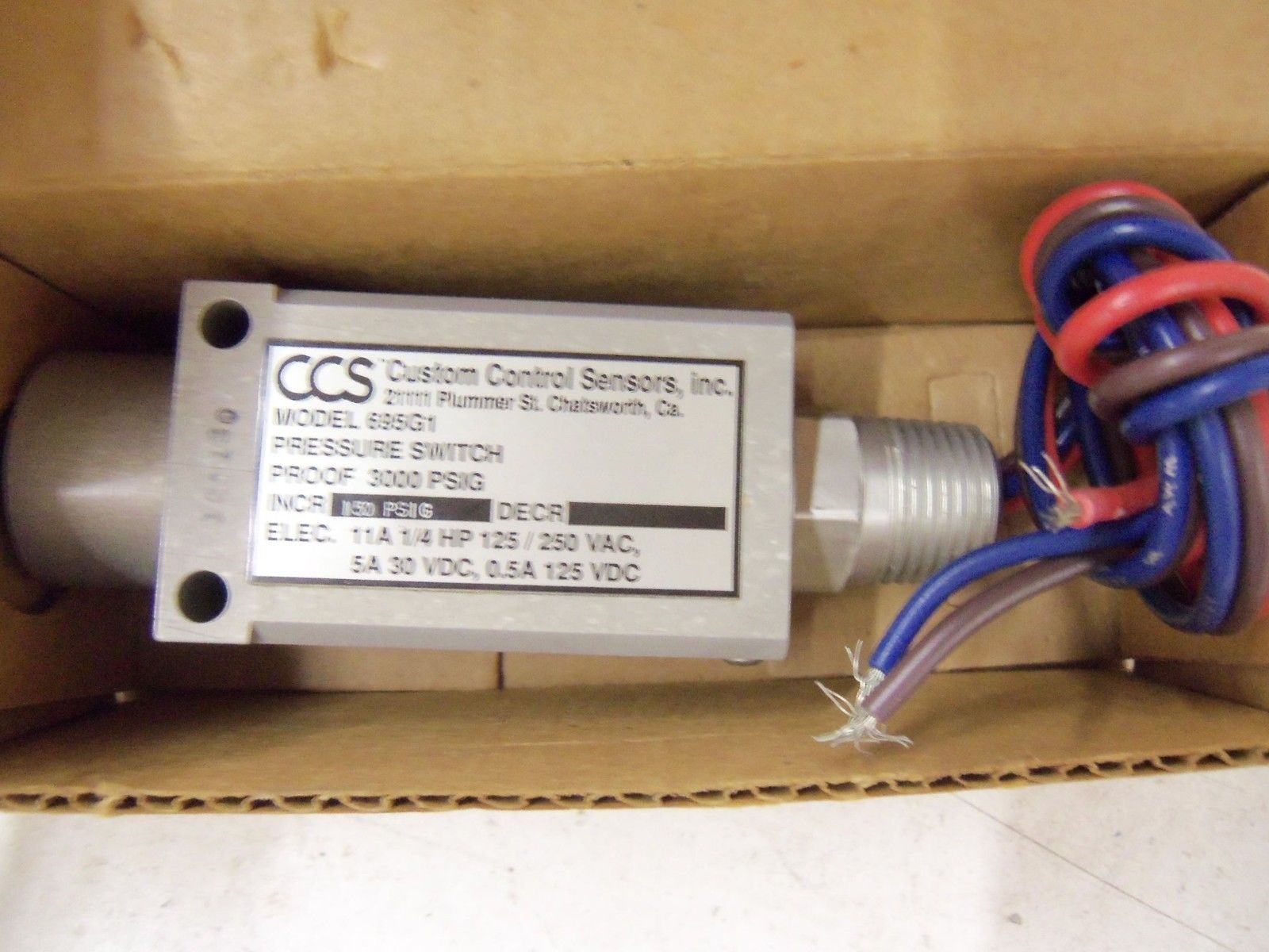 CUSTOM CONTROL SENSORS, INC. 695G1 *NEW IN BOX*