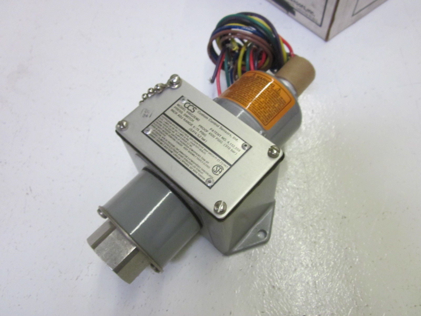 CUSTOM CONTROL SENSOR 646GZEM2 DUAL SNAP PRESSURE/ TEMP. CONTROL *NEW IN BOX*