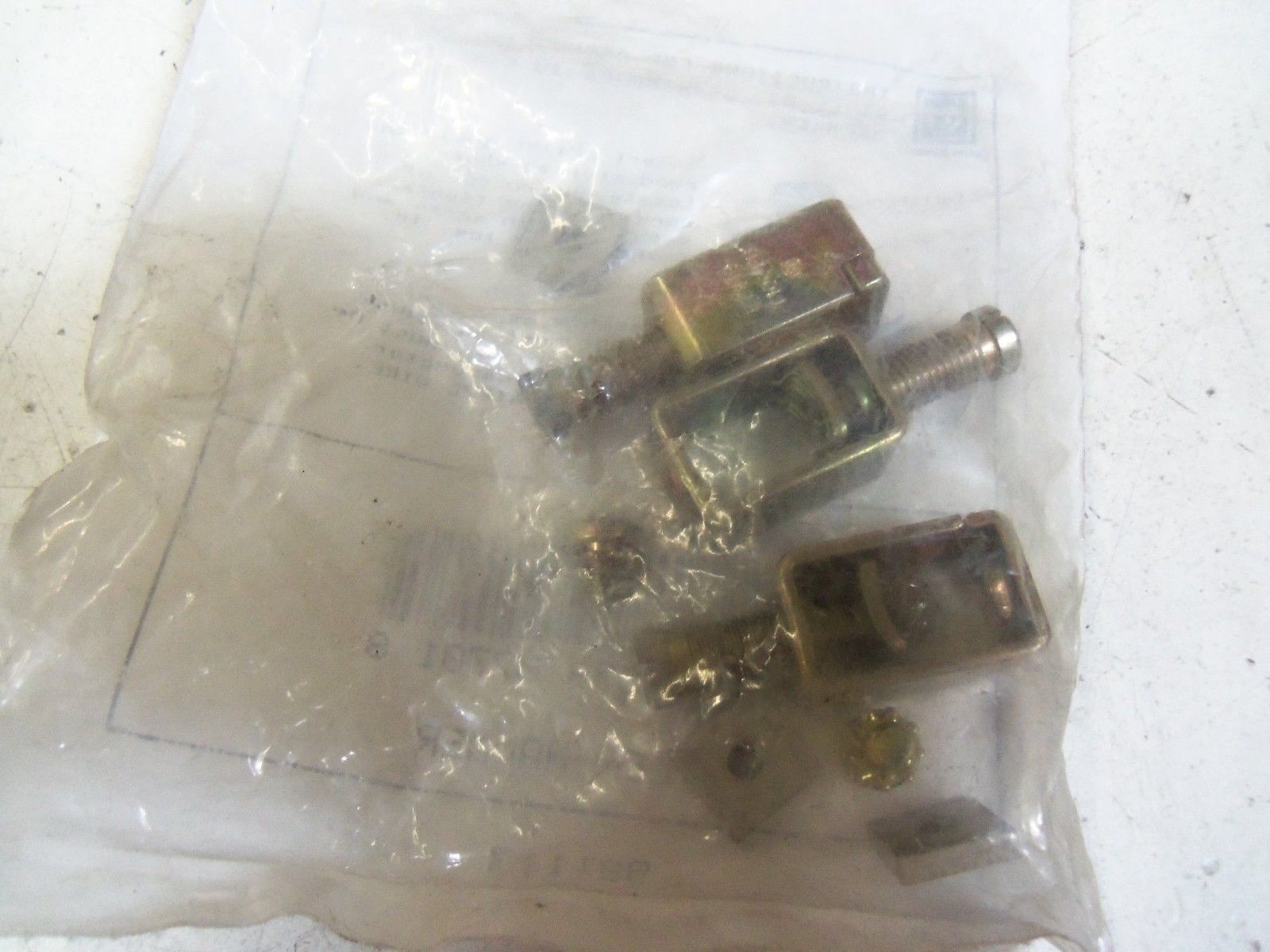 CUTLER HAMMER 624B100G02 *NEW IN FACTORY BAG*