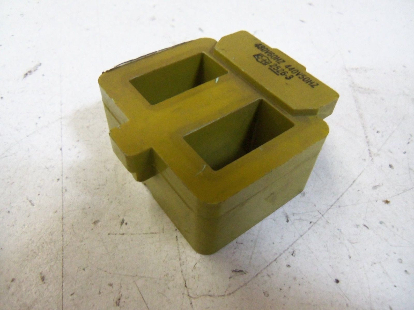 CUTLER HAMMER 2526-3 MAGNETIC COIL *NEW NO BOX*