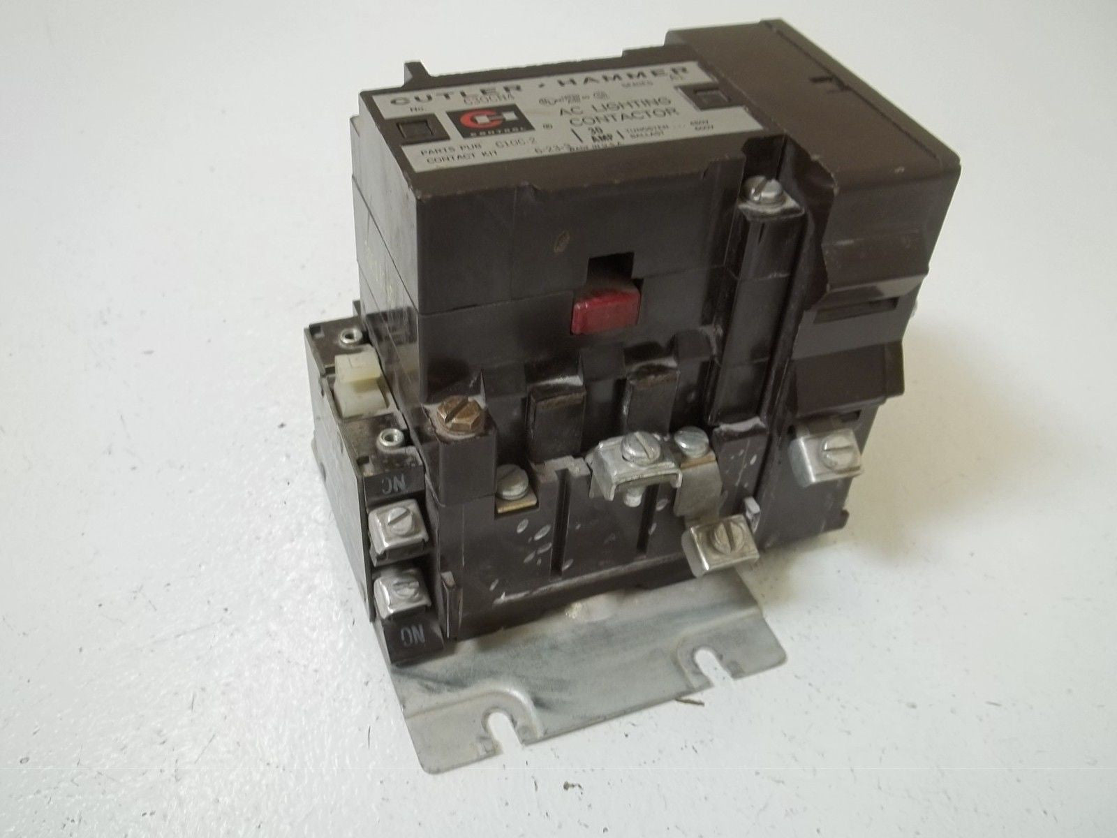 CUTLER HAMMER C30CN4 AC LIGHTING CONTACTOR 120V *USED*