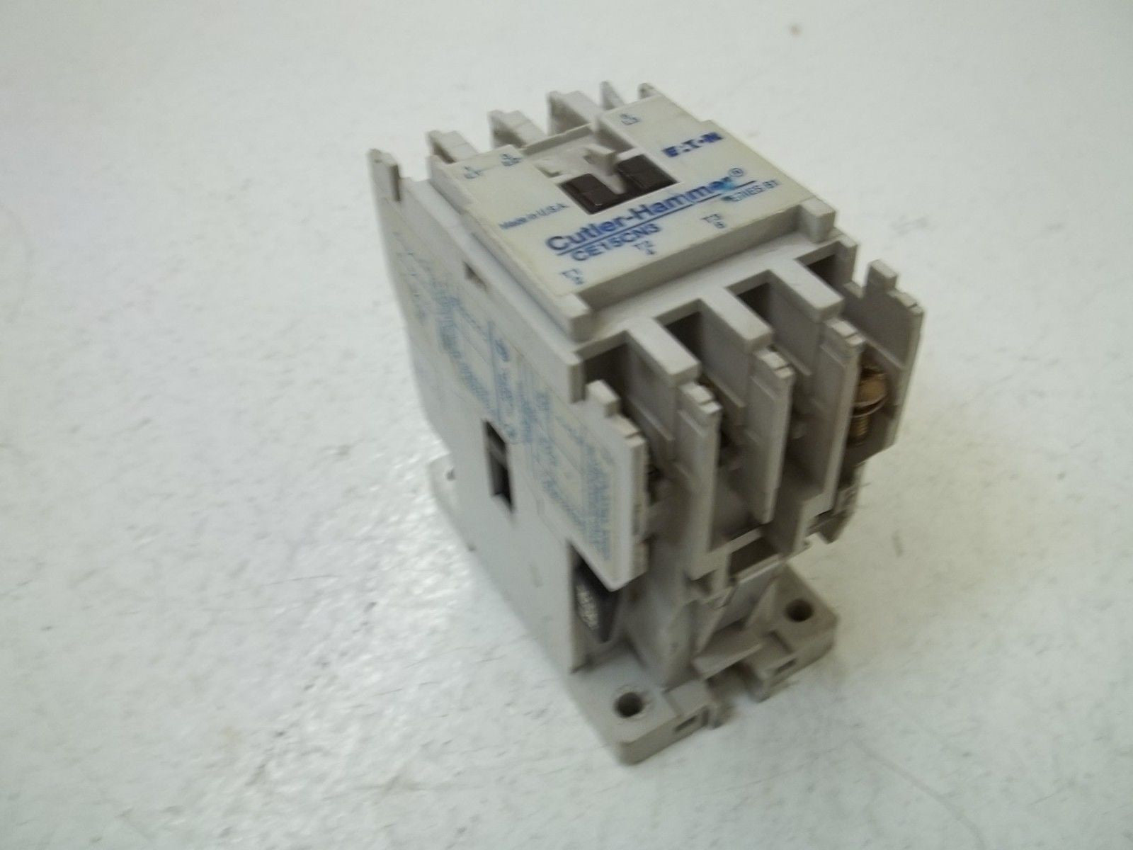 CUTLER HAMMER CE15CN3 CONTACTOR 24V *USED*