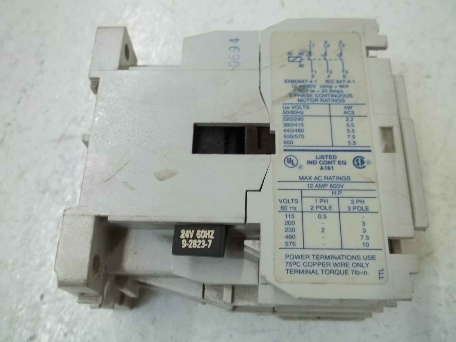 CUTLER HAMMER CE15CN3 CONTACTOR 24V *USED*