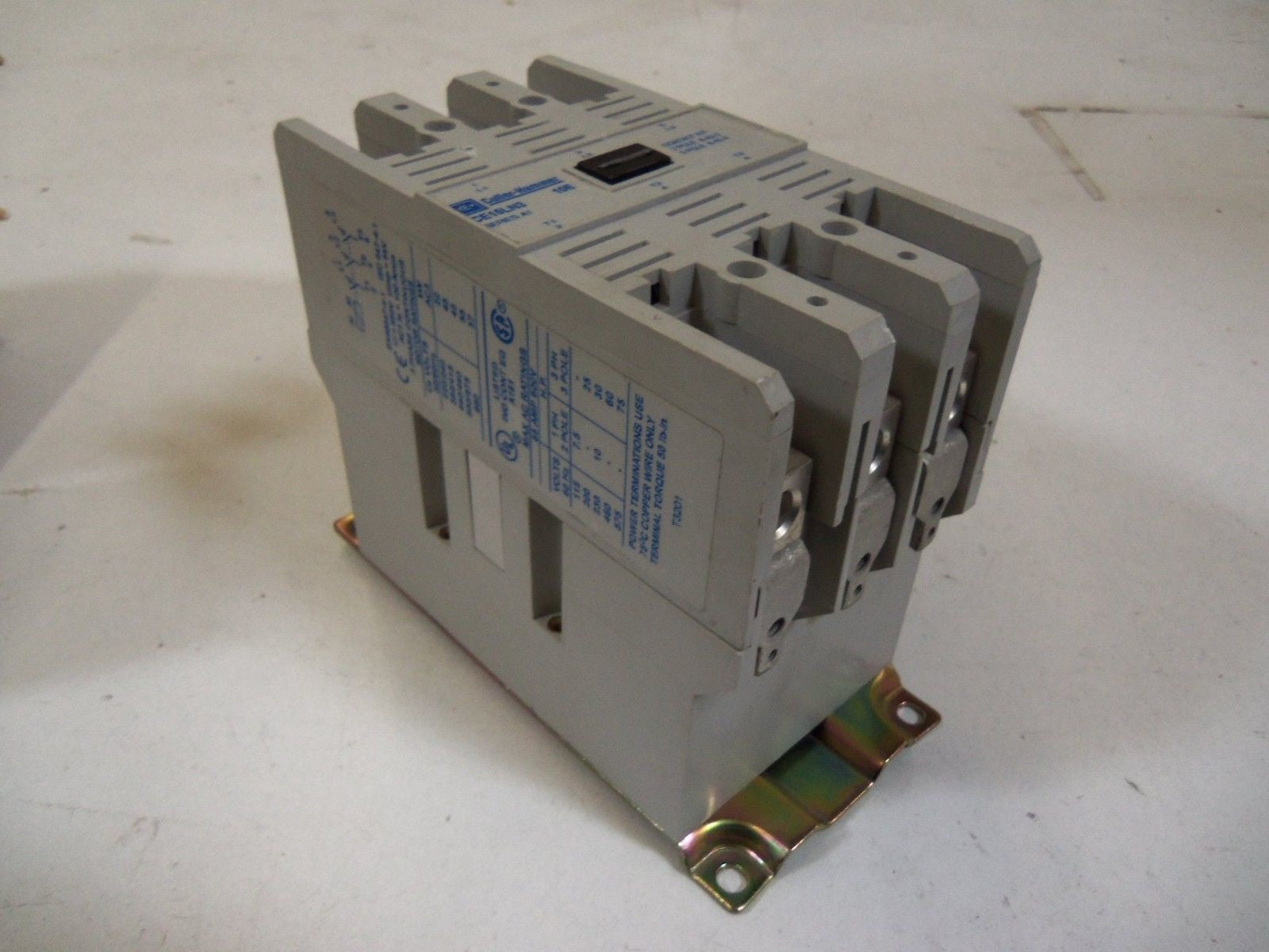 CUTLER HAMMER CONTACT STARTER KIT 3 POLE SERIES A1 CE15LN3 *USED*