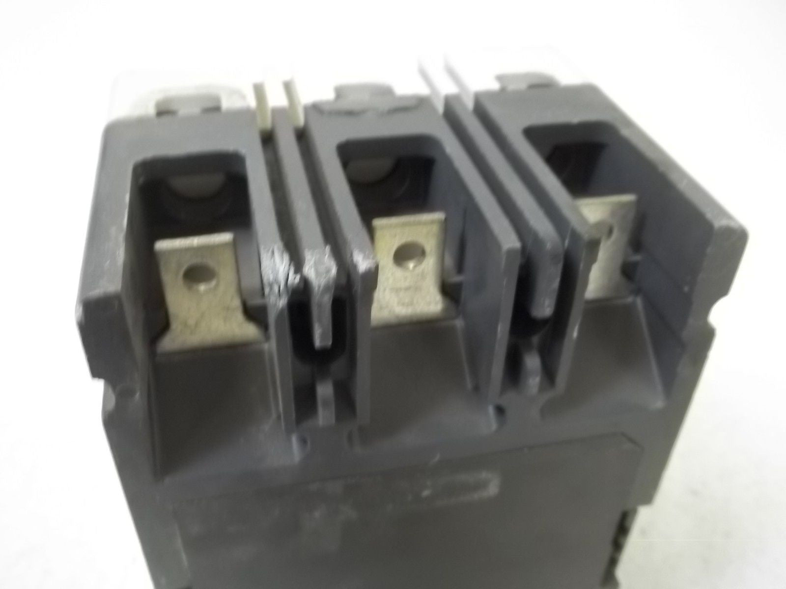 CUTLER HAMMER FDB3025 CIRCUIT BREAKER *USED*