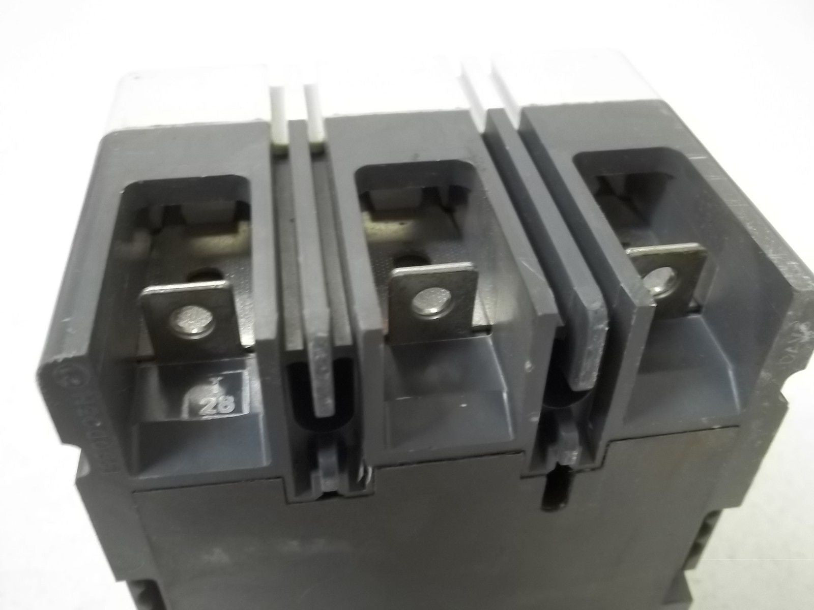 CUTLER HAMMER FDB3025 CIRCUIT BREAKER *USED*