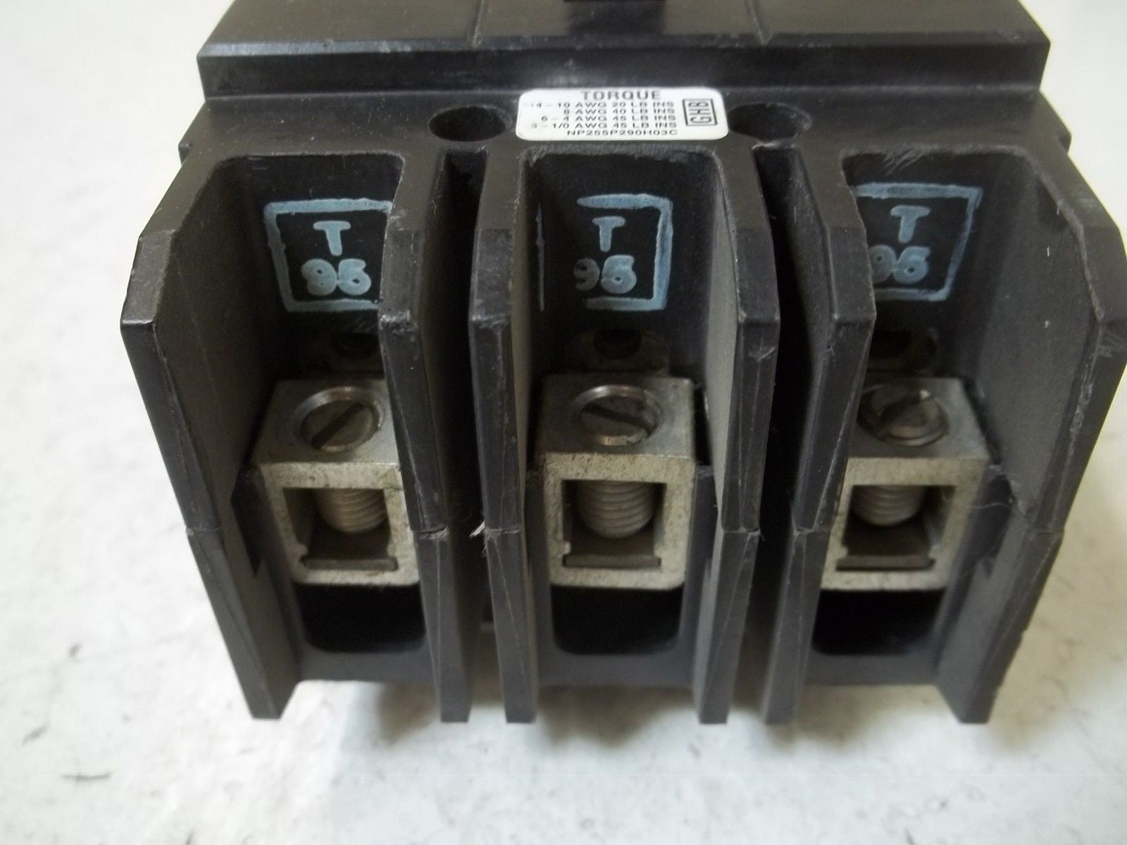 CUTLER HAMMER GHB3060 CIRCUIT BREAKER *USED*