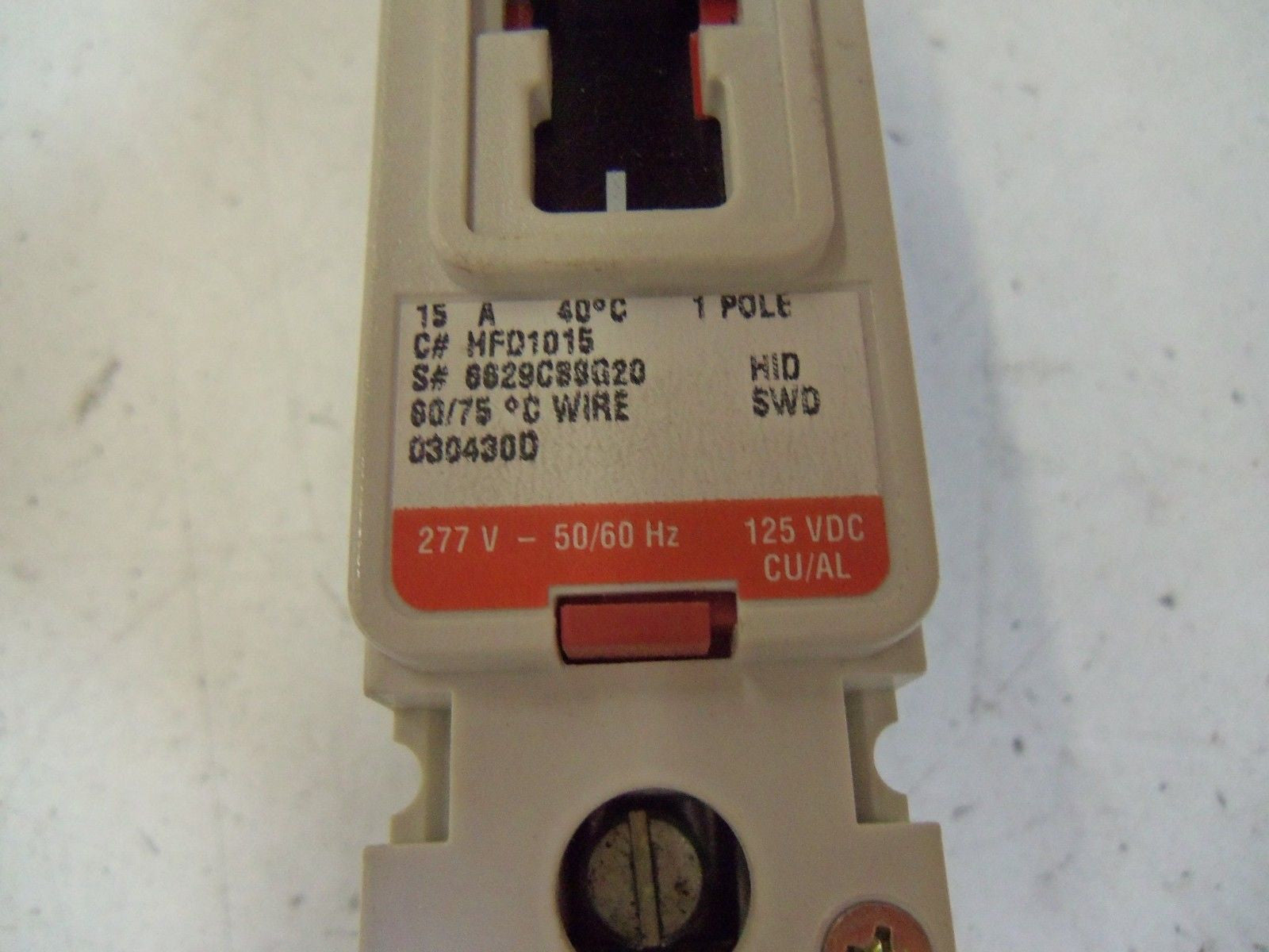 CUTLER HAMMER HFD1015 CIRCUIT BREAKER 15A *NEW IN BOX*