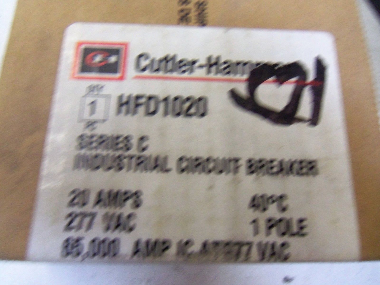 CUTLER HAMMER HFD1020 CIRCUIT BREAKER 20A *NEW IN BOX*