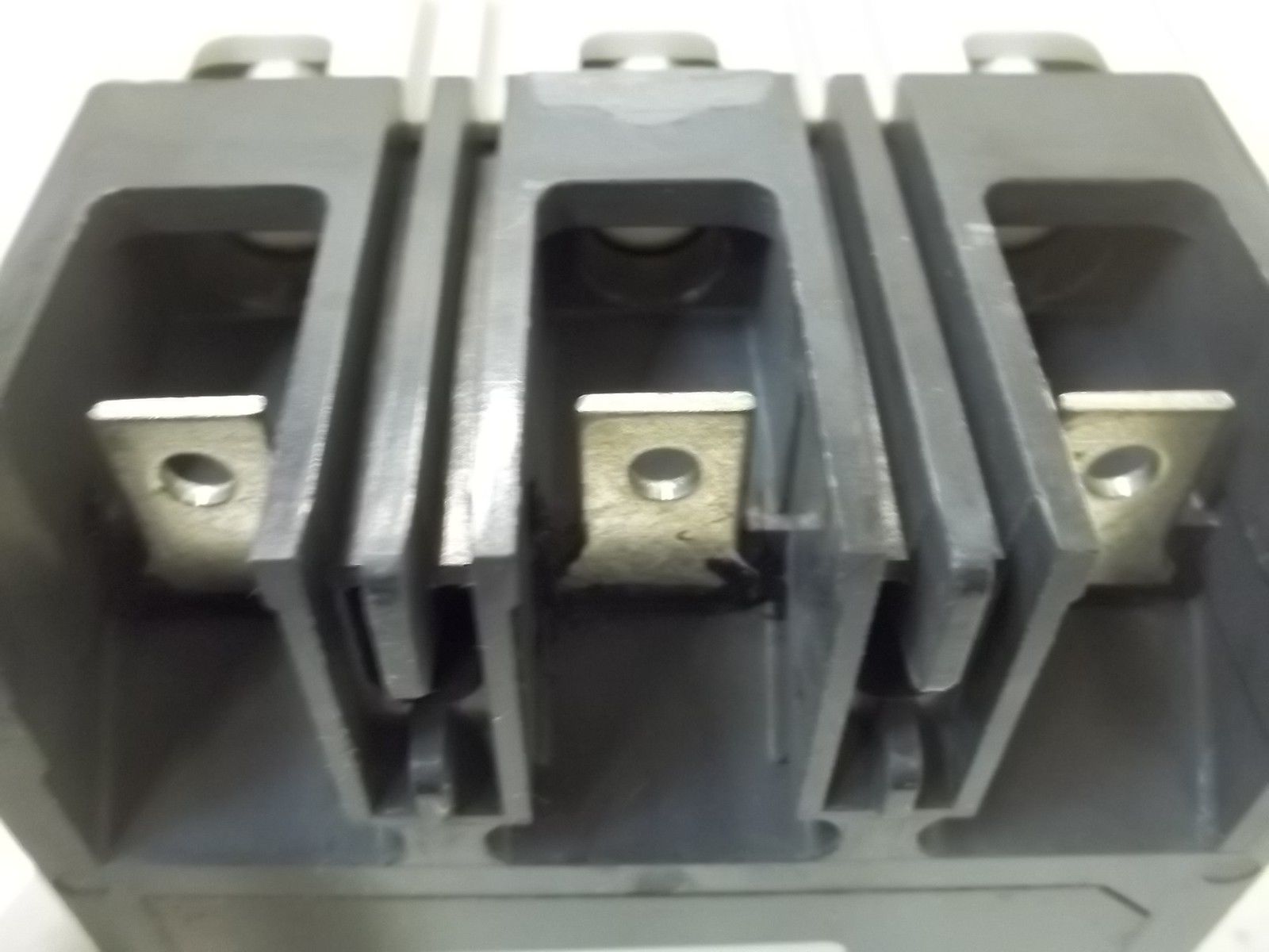 CUTLER HAMMER HFD3040 CIRCUIT BREAKER/ DISJOCTEUR *NEW IN BOX*