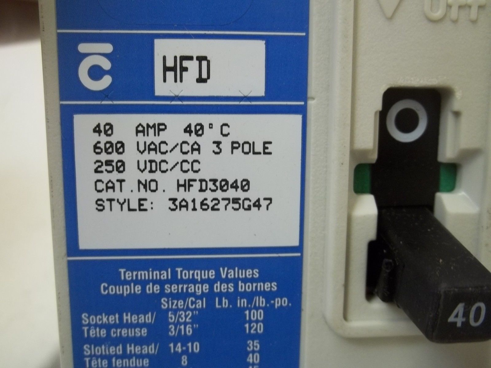 CUTLER HAMMER HFD3040 CIRCUIT BREAKER/ DISJOCTEUR *NEW IN BOX*