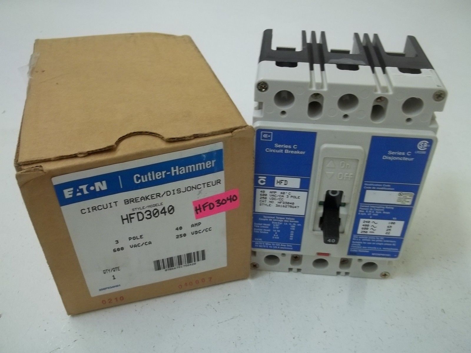 CUTLER HAMMER HFD3040 CIRCUIT BREAKER/ DISJOCTEUR *NEW IN BOX*