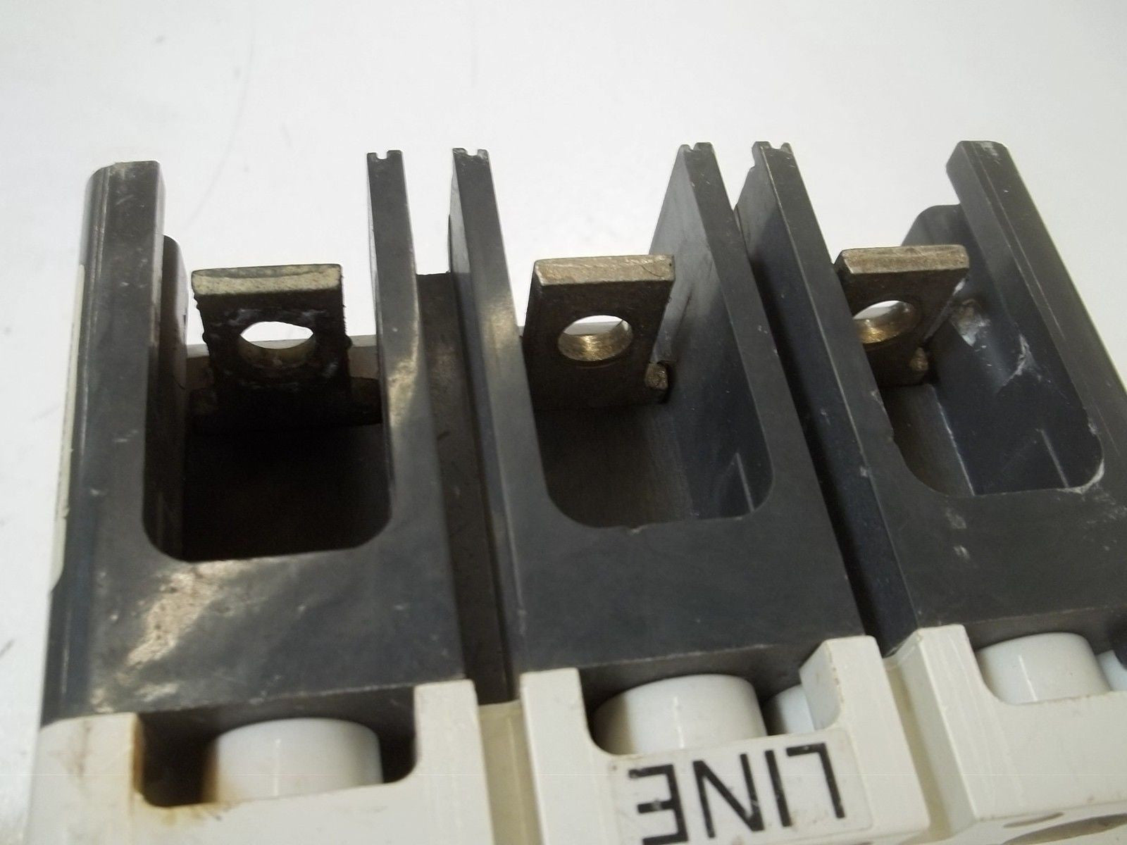CUTLER HAMMER KD3400 CIRCUIT BREAKER 400A *USED*