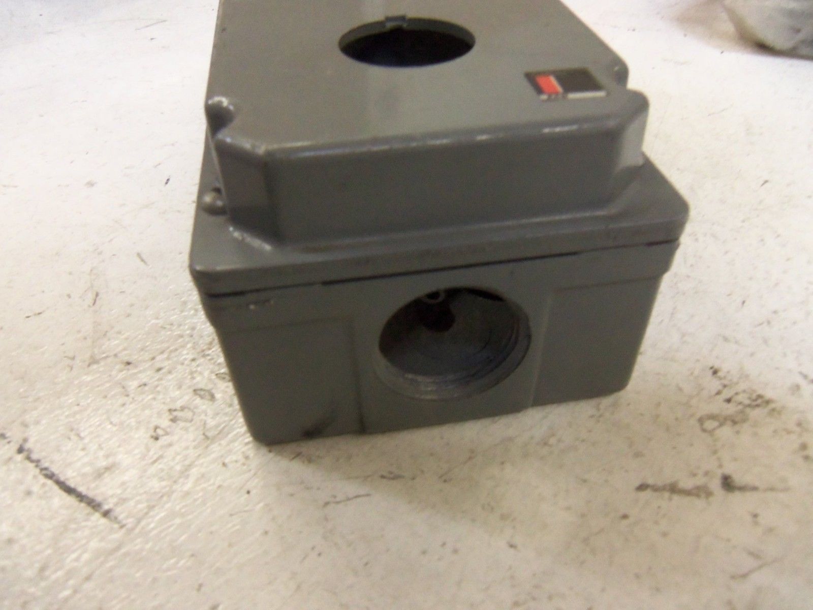 CUTLER HAMMER 10250T-N13 ENCLOSURE *USED*