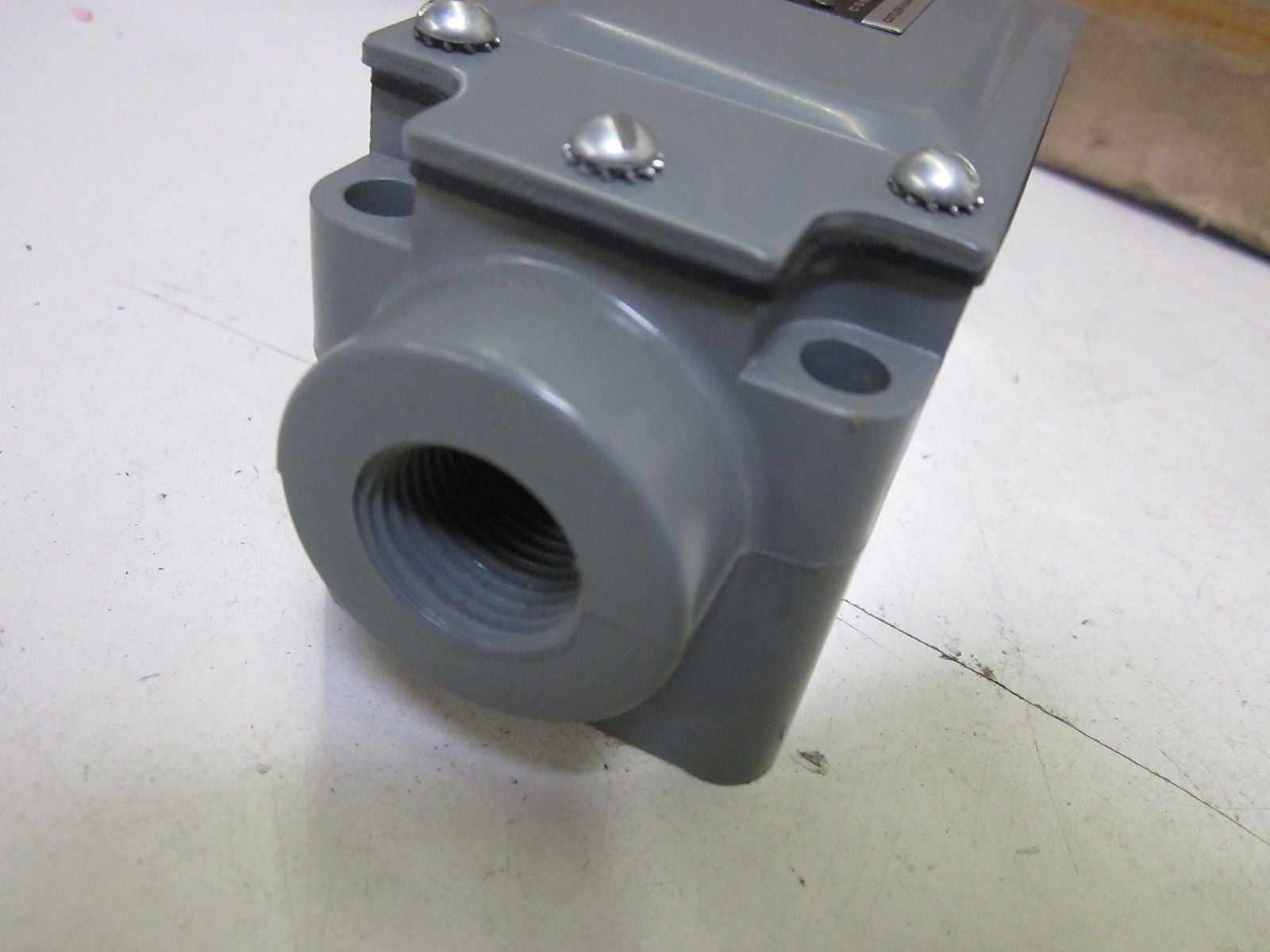 CUTLER HAMMER 103161H18D *NEW IN BOX*