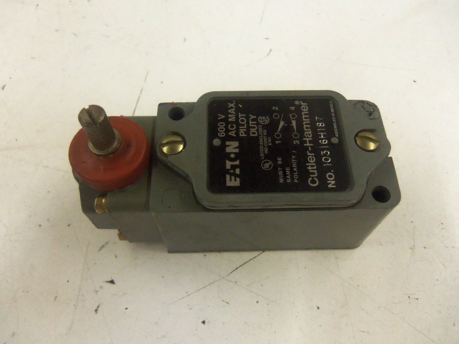 CUTLER HAMMER 10316H187 LIMIT SWITCH *NEW NO BOX*