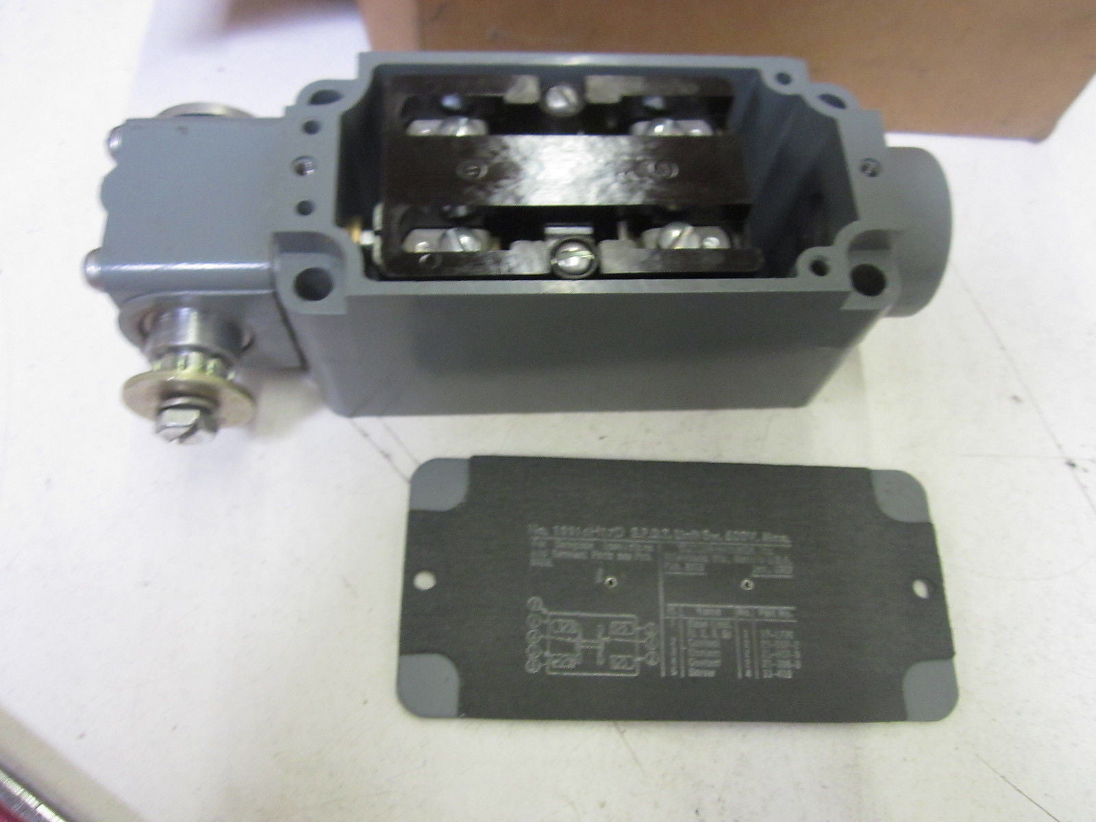 CUTLER HAMMER 10316H17D *NEW IN BOX*
