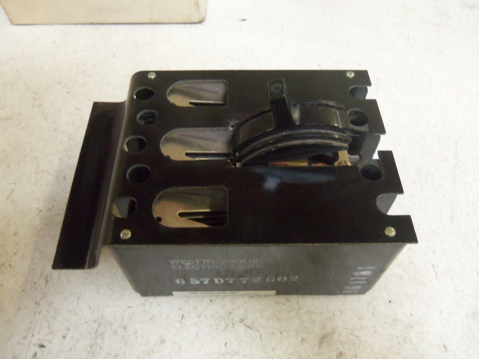 CUTLER HAMMER 657D772G02 CIRCUIT BREAKER *NEW IN BOX*