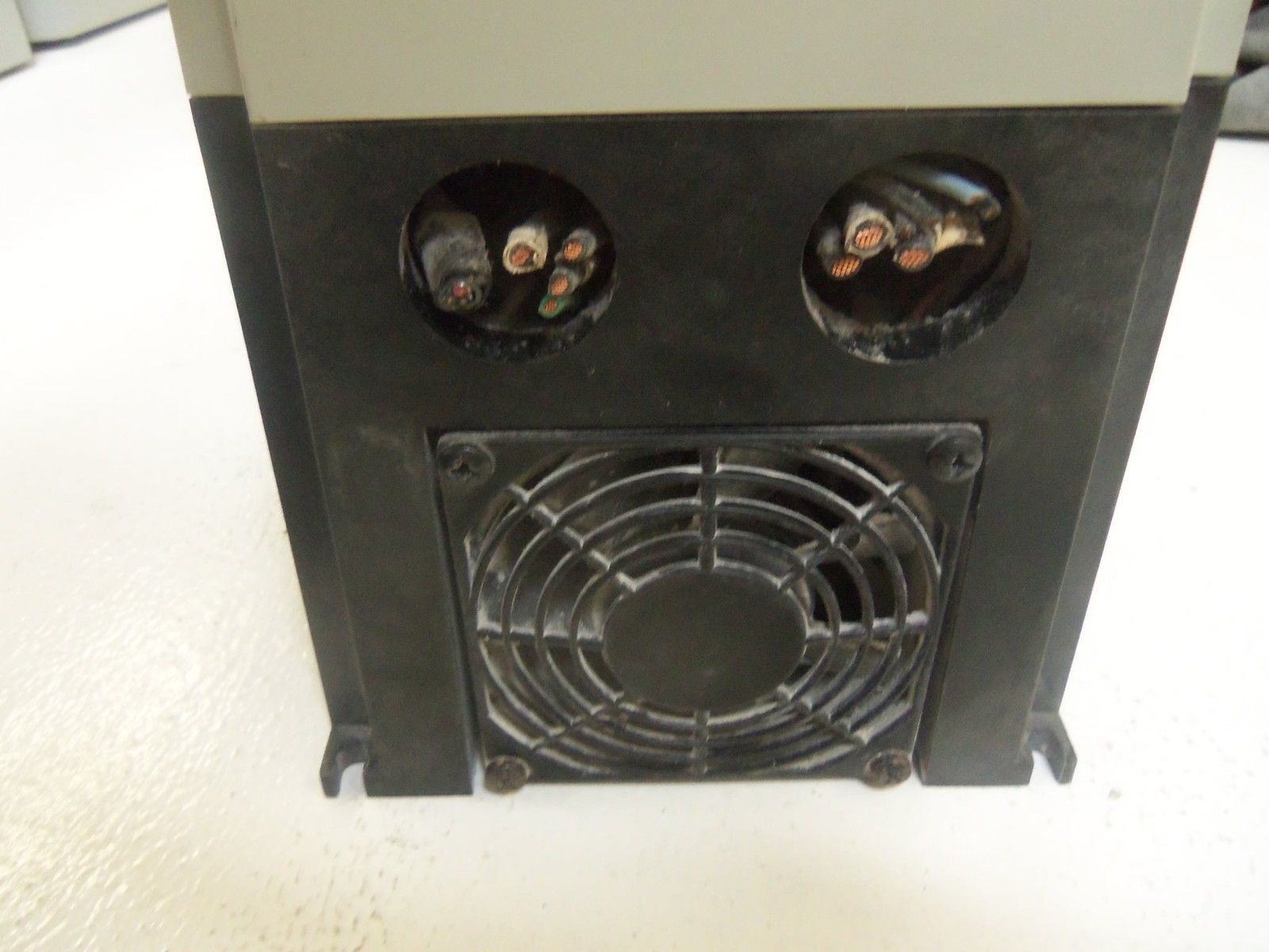 CUTLER HAMMER AF93AG0C005D ADJUSTABLE FREQUENCY AC DRIVE (AS PICTURED) *USED*