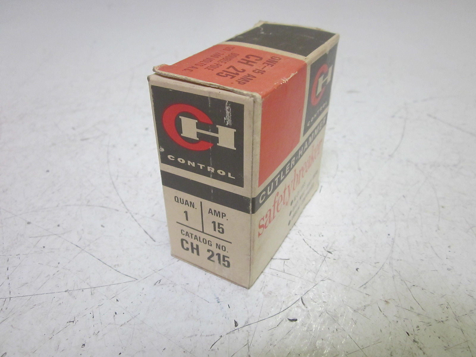 CUTLER HAMMER CH215 CIRCUIT BREAKER 15A *NEW IN BOX*