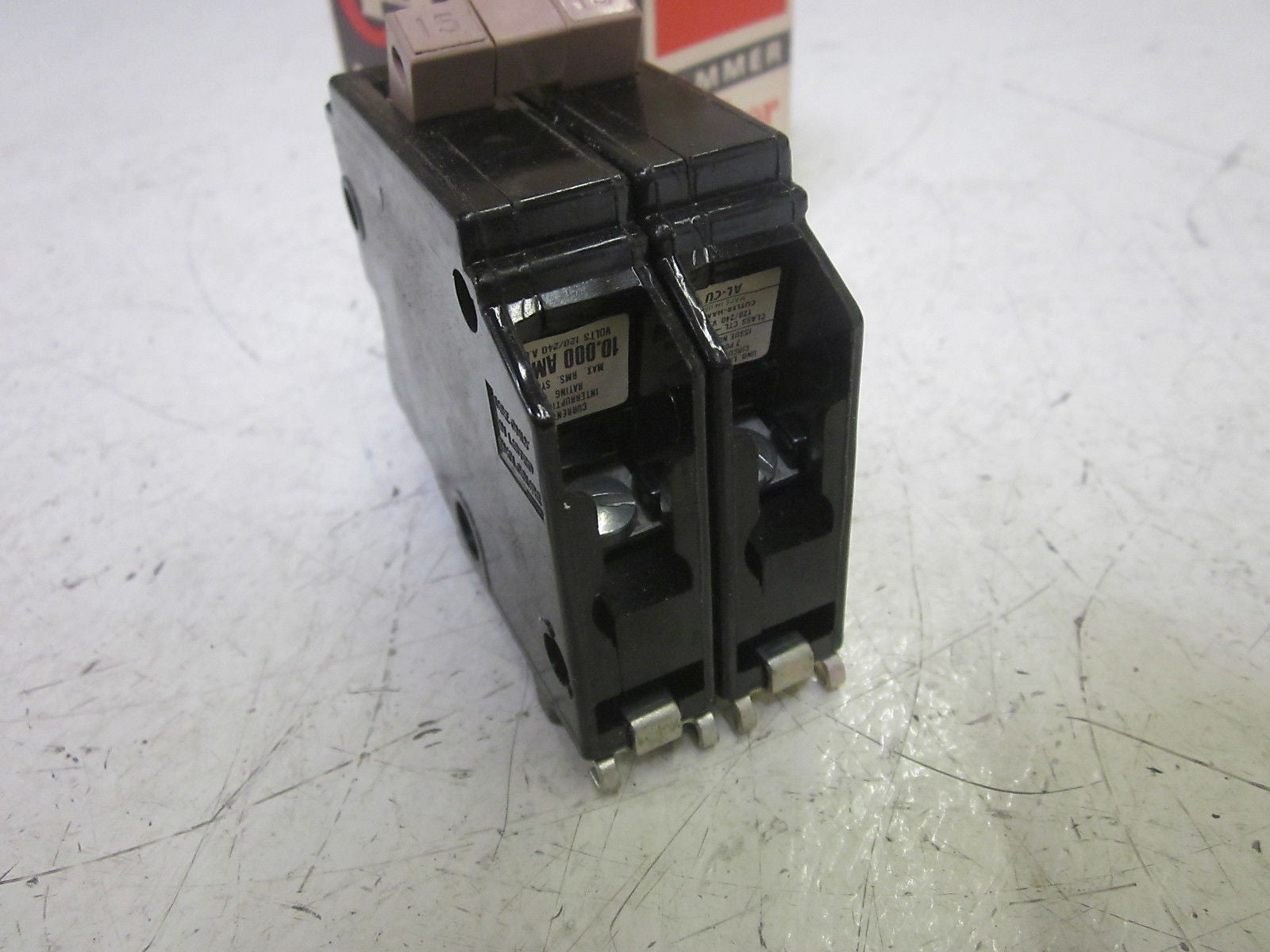 CUTLER HAMMER CH215 CIRCUIT BREAKER 15A *NEW IN BOX*