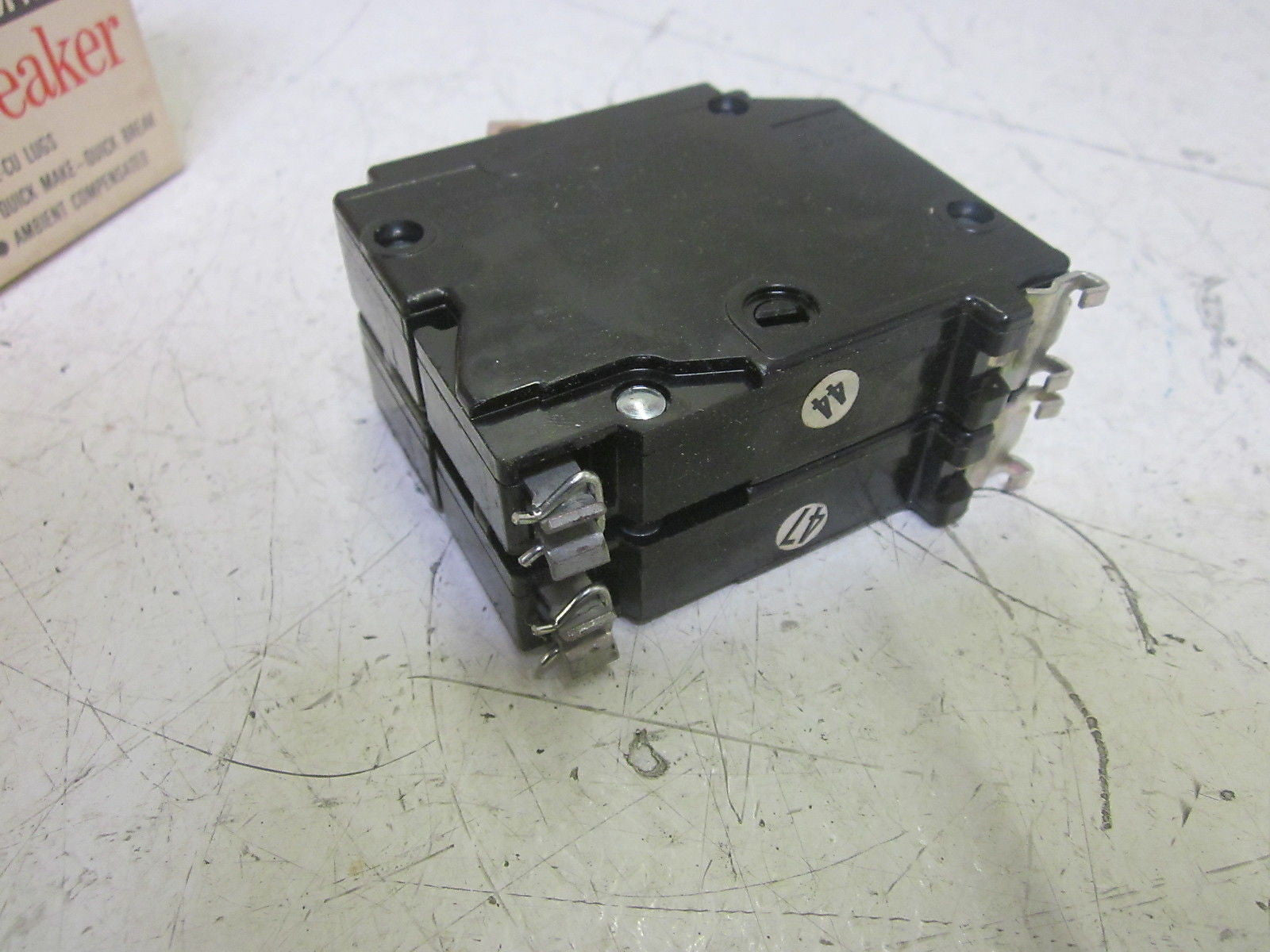 CUTLER HAMMER CH215 CIRCUIT BREAKER 15A *NEW IN BOX*