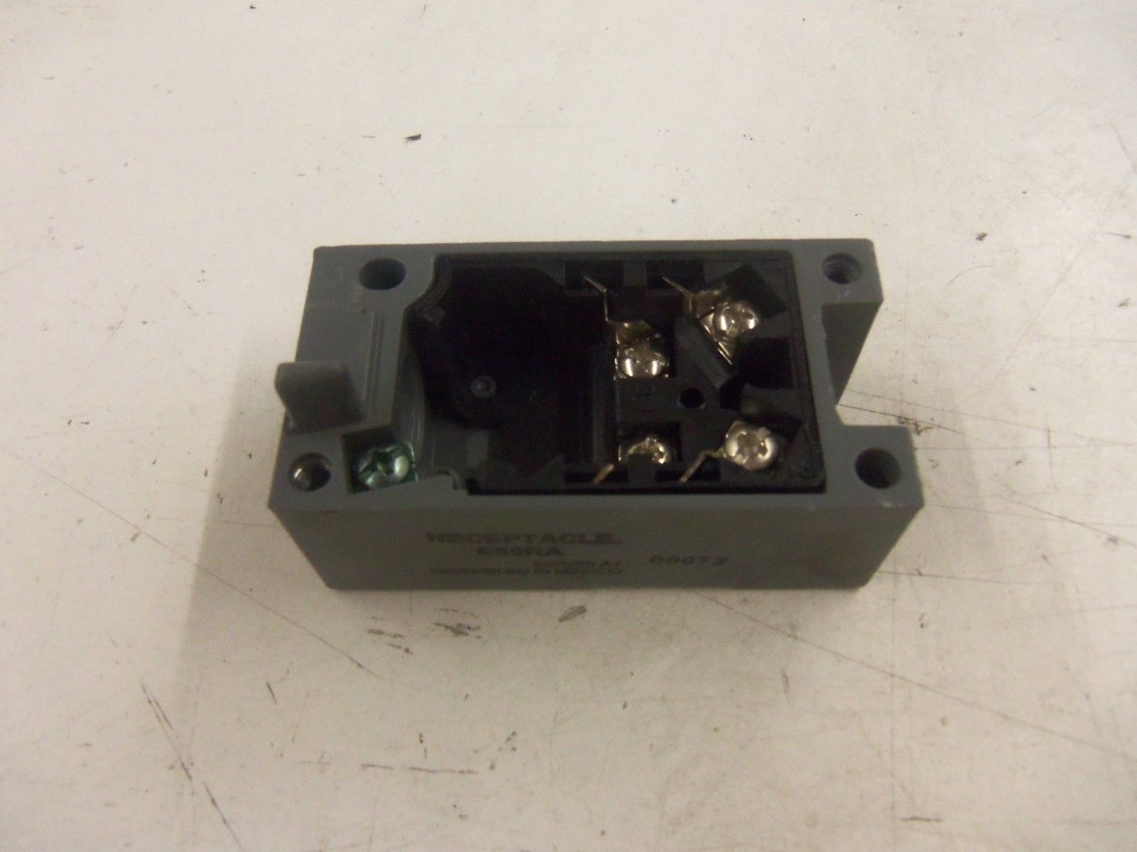 CUTLER HAMMER E50RA LIMIT SWITCH RECEPTACLE *NEW NO BOX*