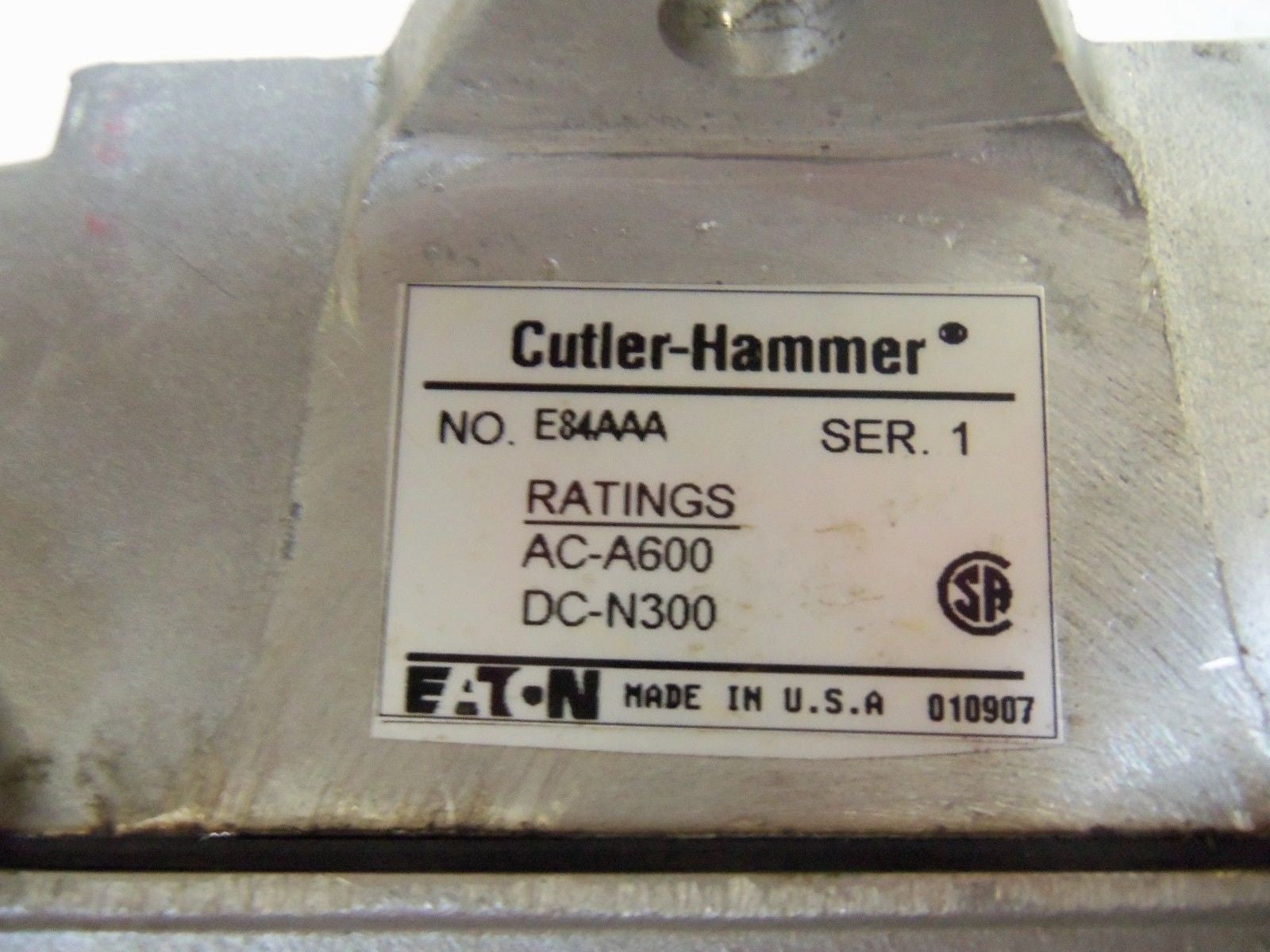 CUTLER HAMMER E84AAA LIMIT SWITCH *USED*