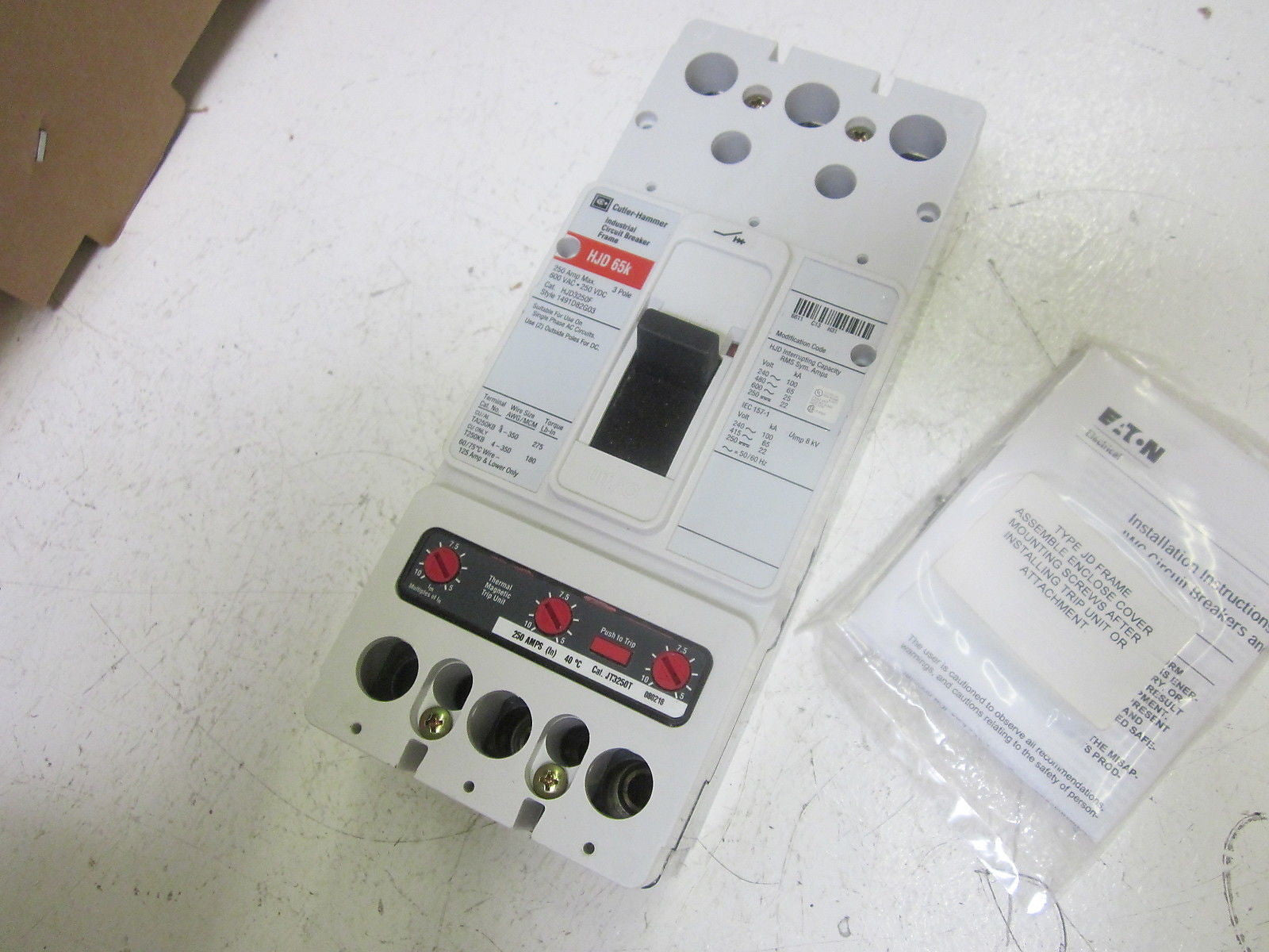 CUTLER HAMMER HJD3250 CIRCUIT BREAKER 250A 600V *NEW IN BOX*